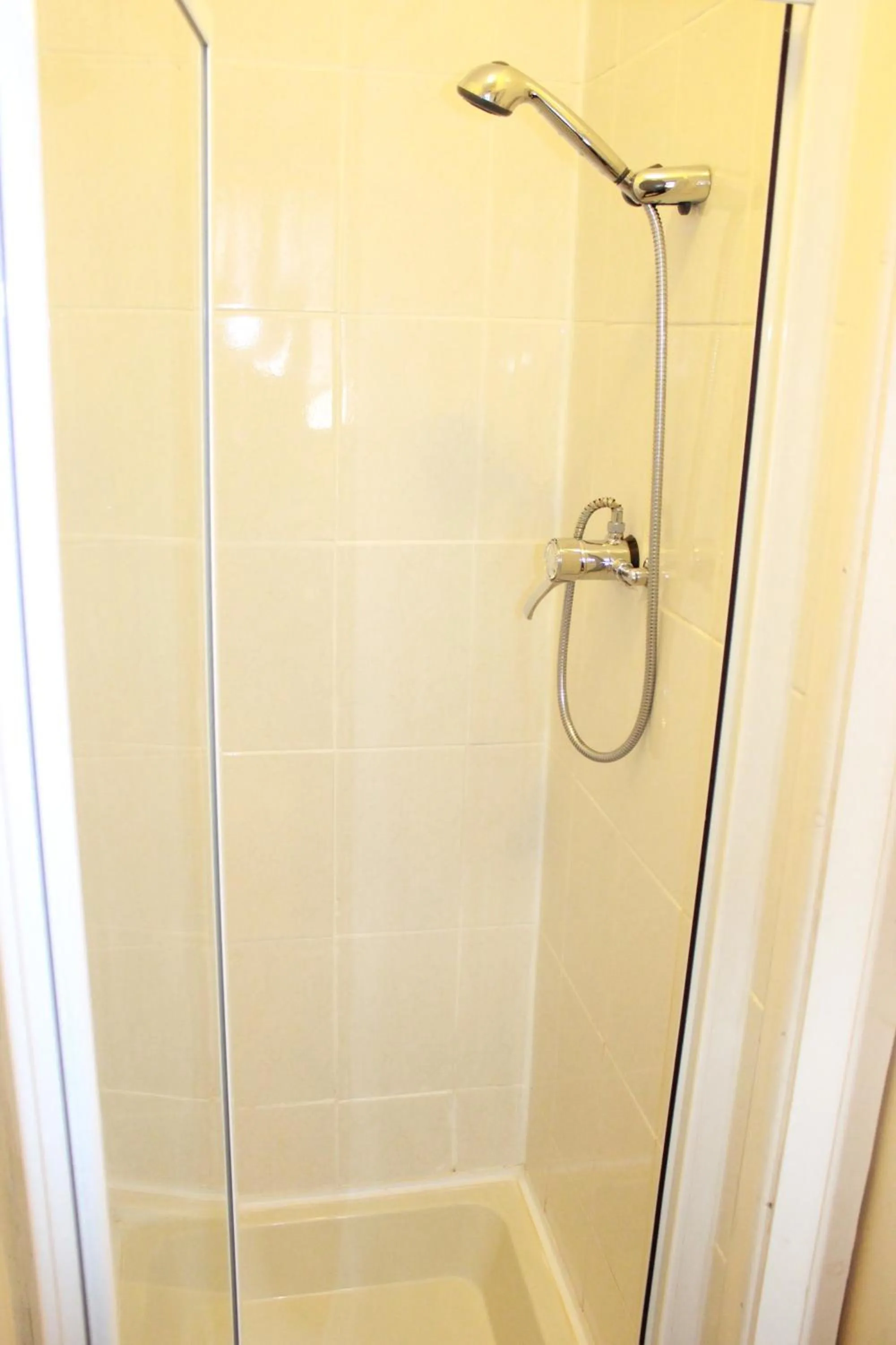 Shower in The Moray House