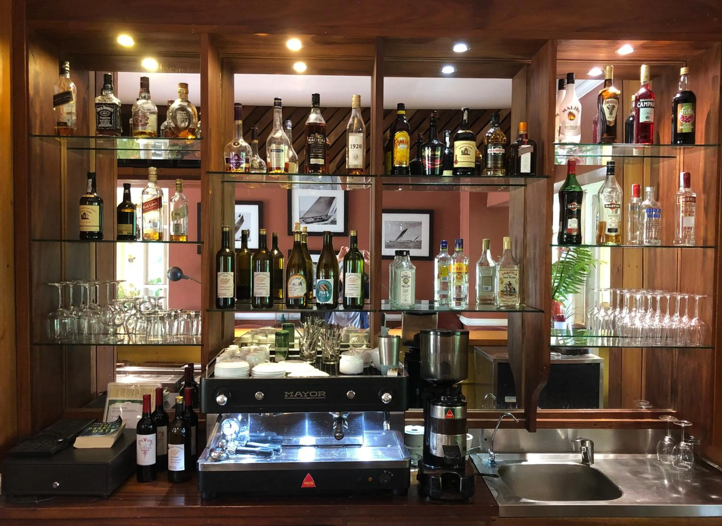 Restaurant/places to eat in Belo Monte Hotel and Museum