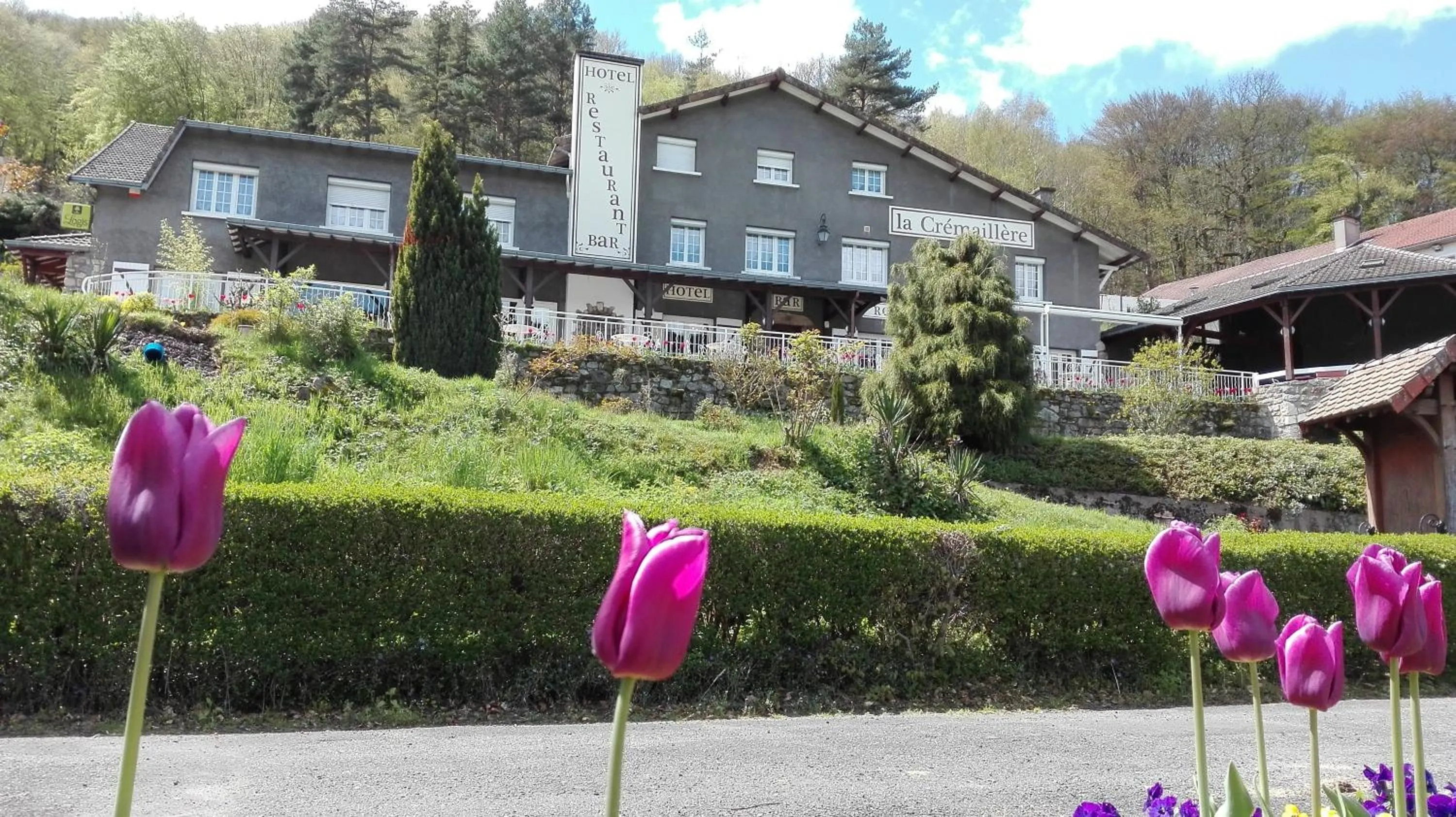 Facade/entrance in La Cremaillere