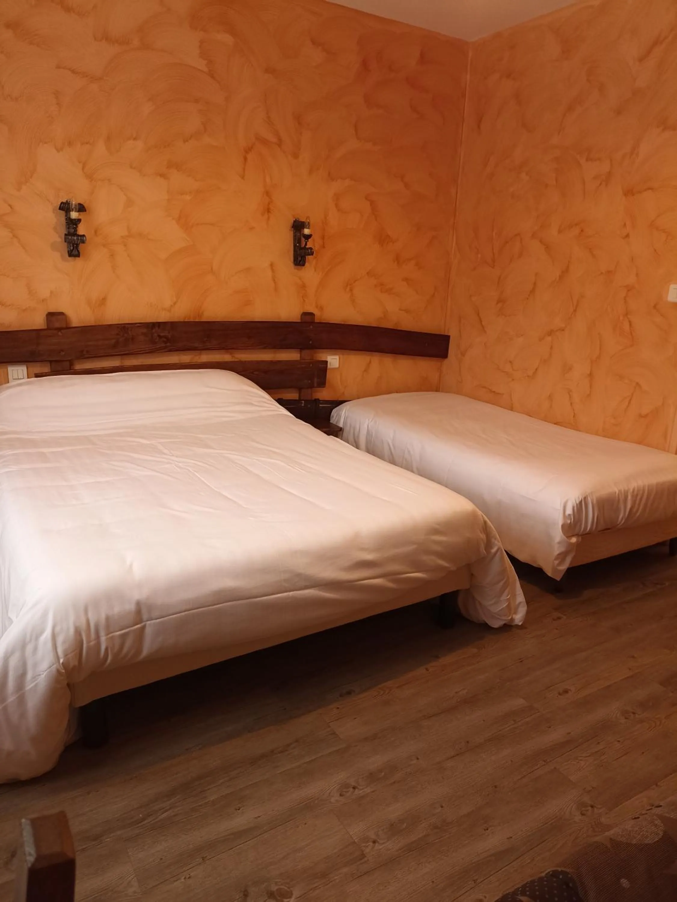 Photo of the whole room, Bed in La Cremaillere