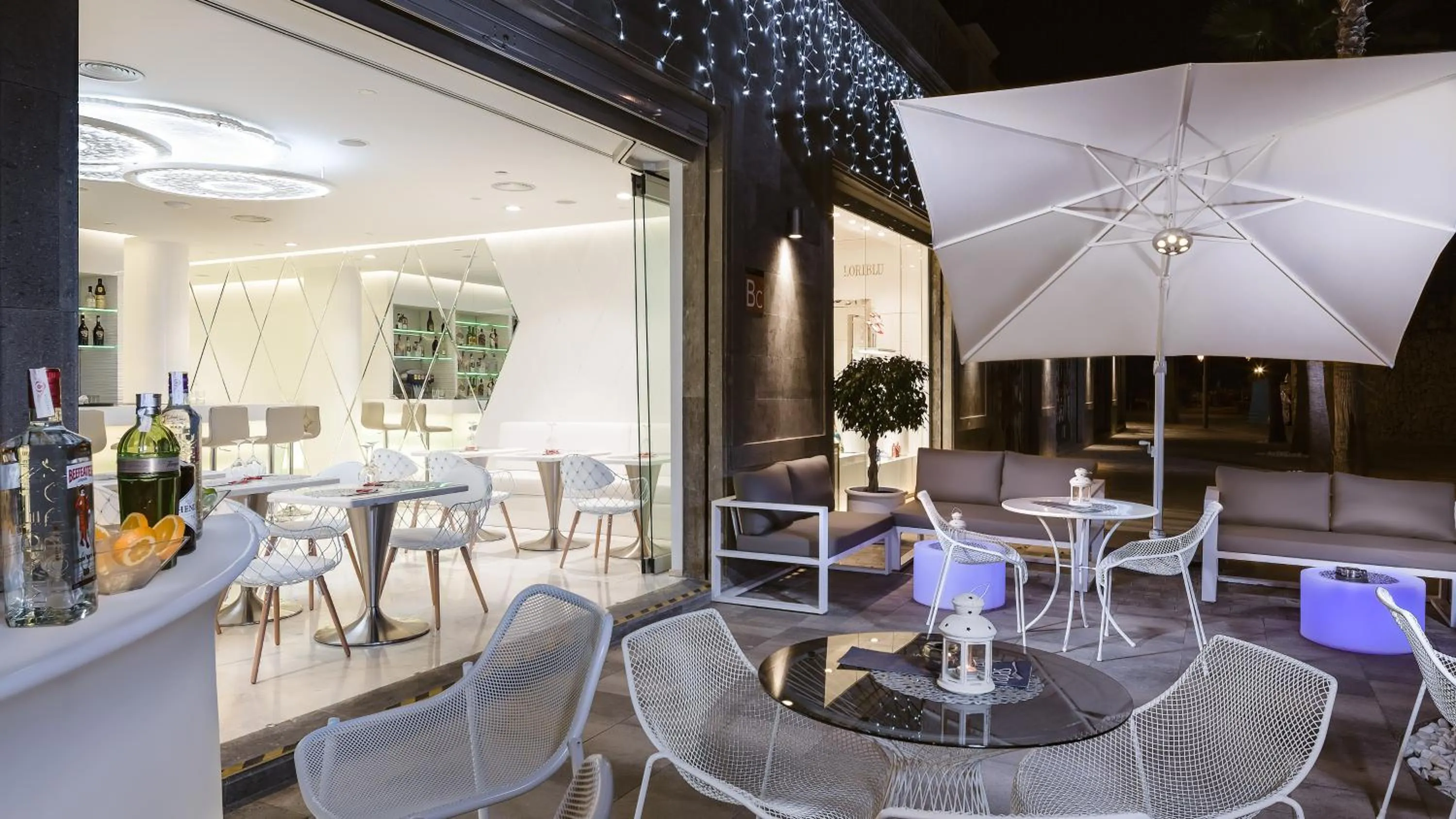 Lounge or bar in Gran Tacande Wellness & Relax Costa Adeje