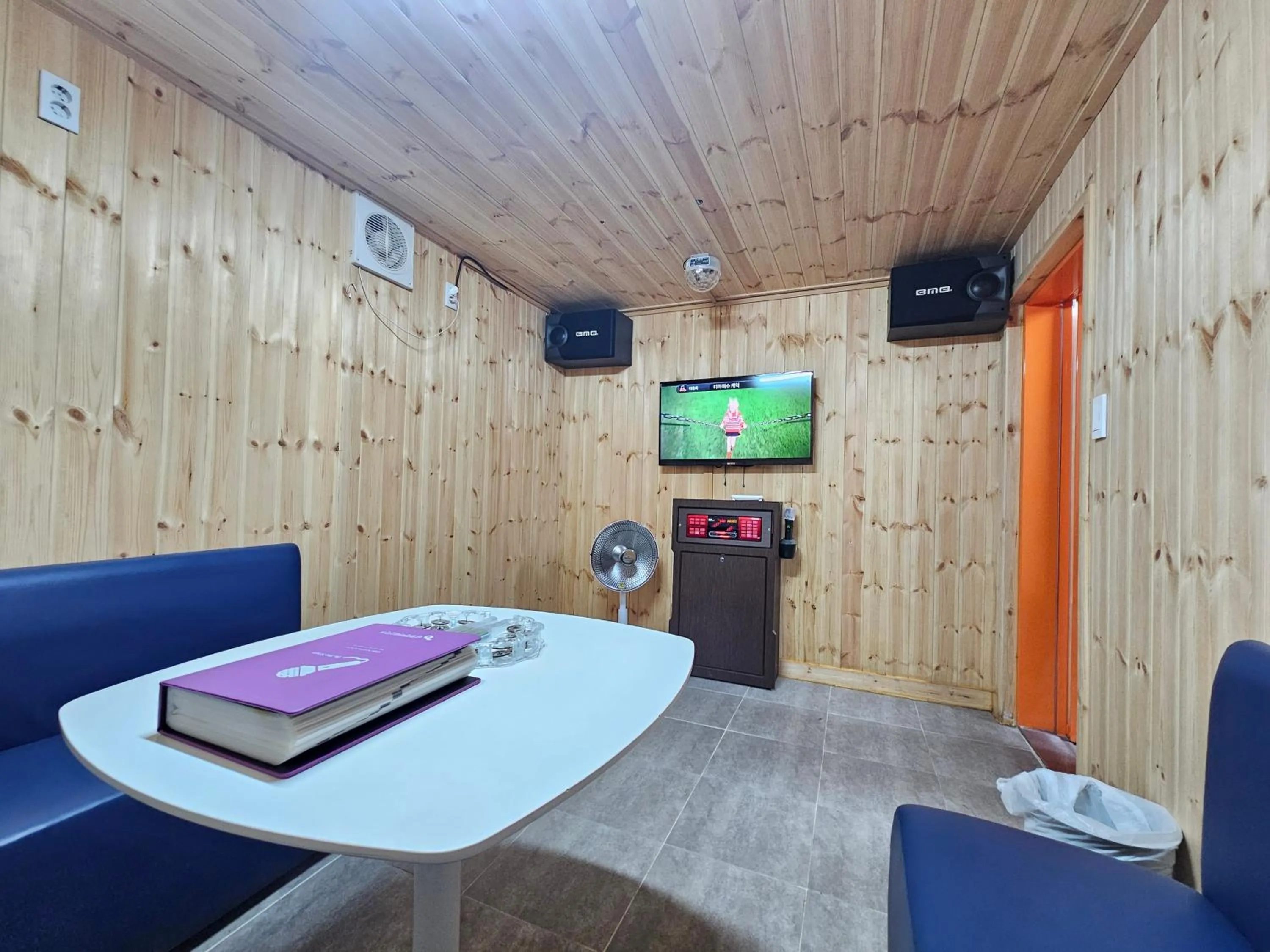 Karaoke in Galaxy X Hotel Type Caravan Glamping & Pension