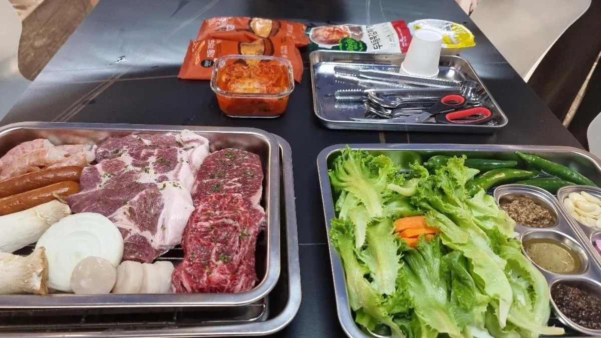 Dinner in Galaxy X Hotel Type Caravan Glamping & Pension