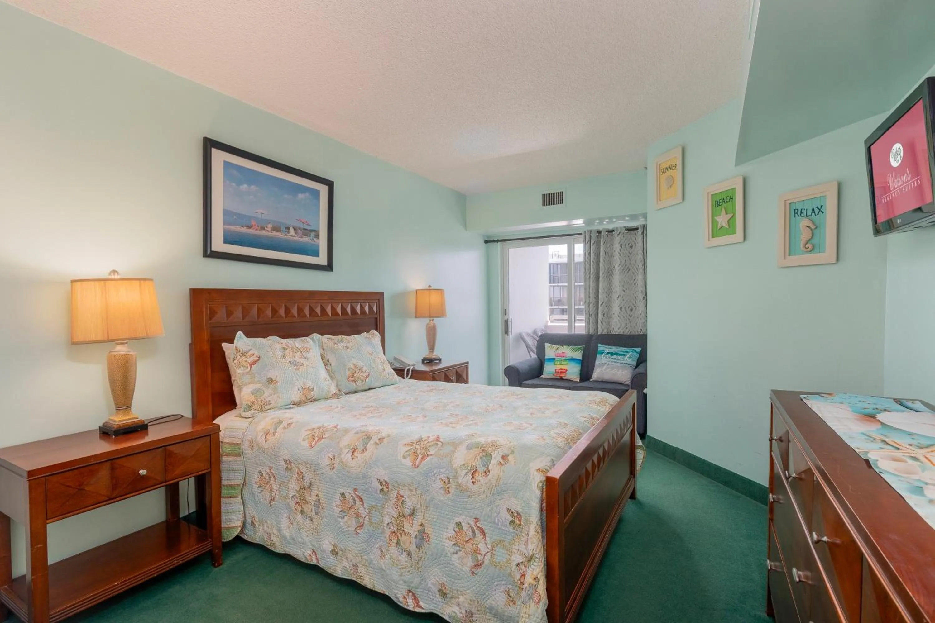 Bedroom, Bed in Watson's Regency Suites