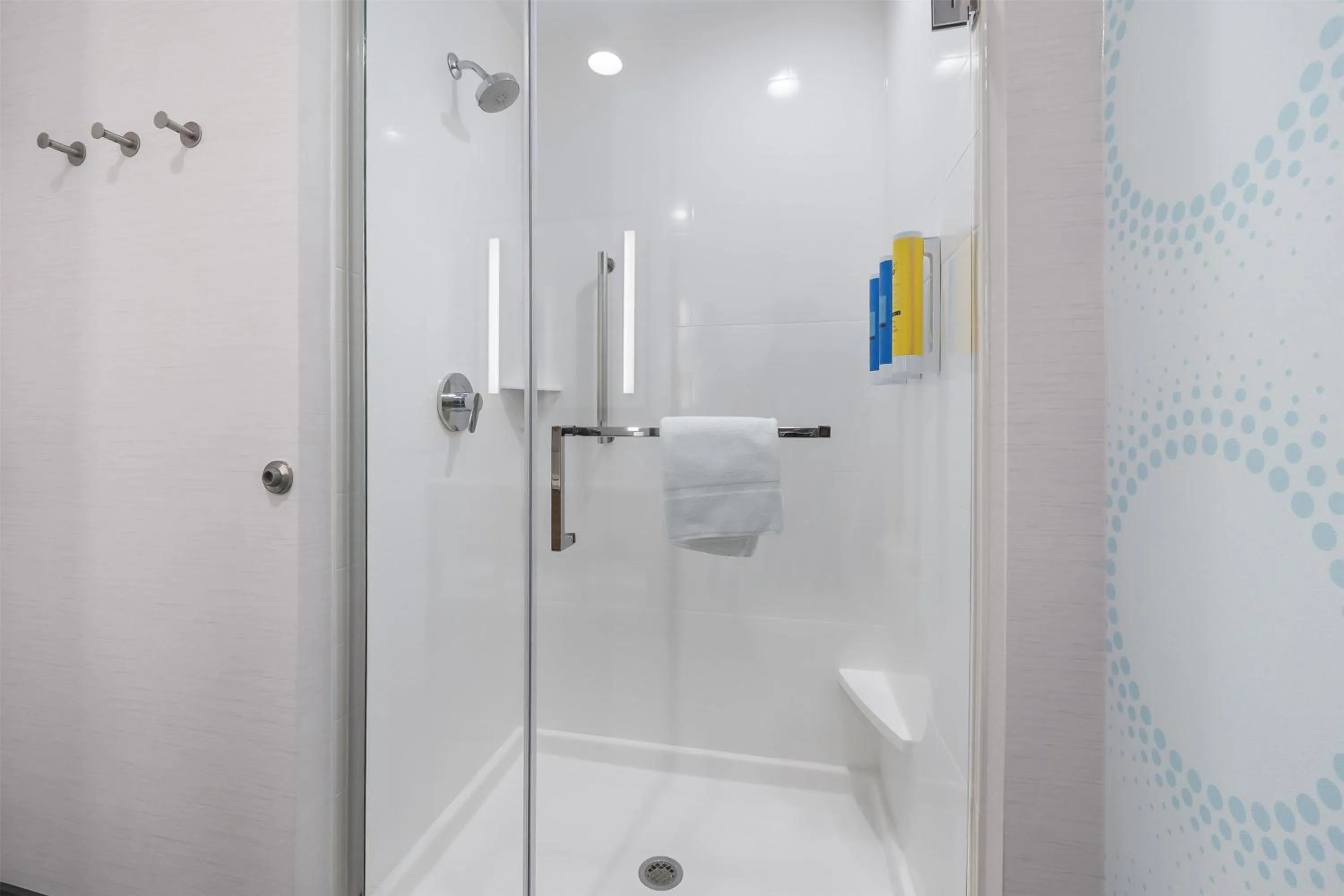 Bathroom in Tru By Hilton Cape Girardeau