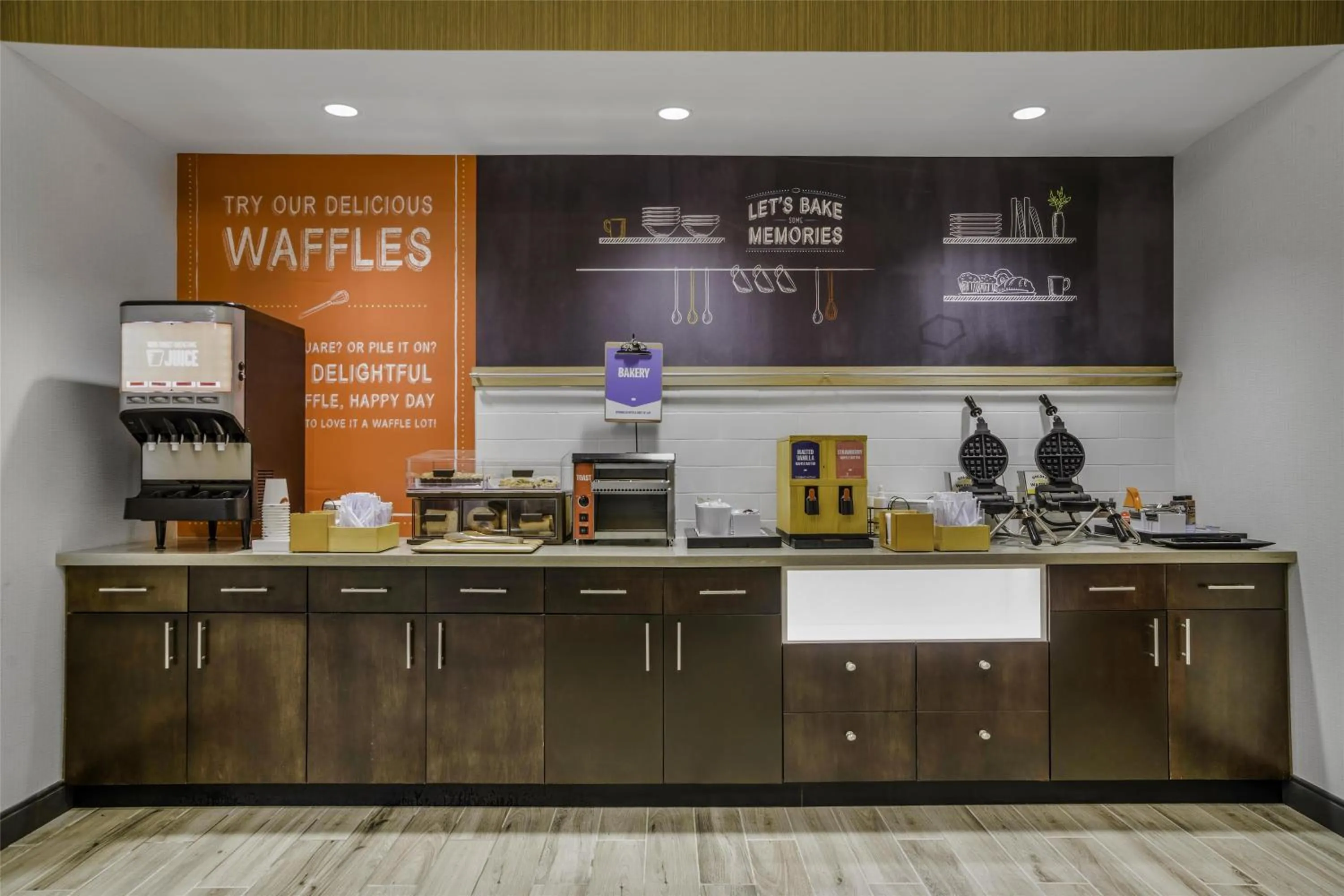 Breakfast in Hampton Inn & Suites By Hilton Decatur