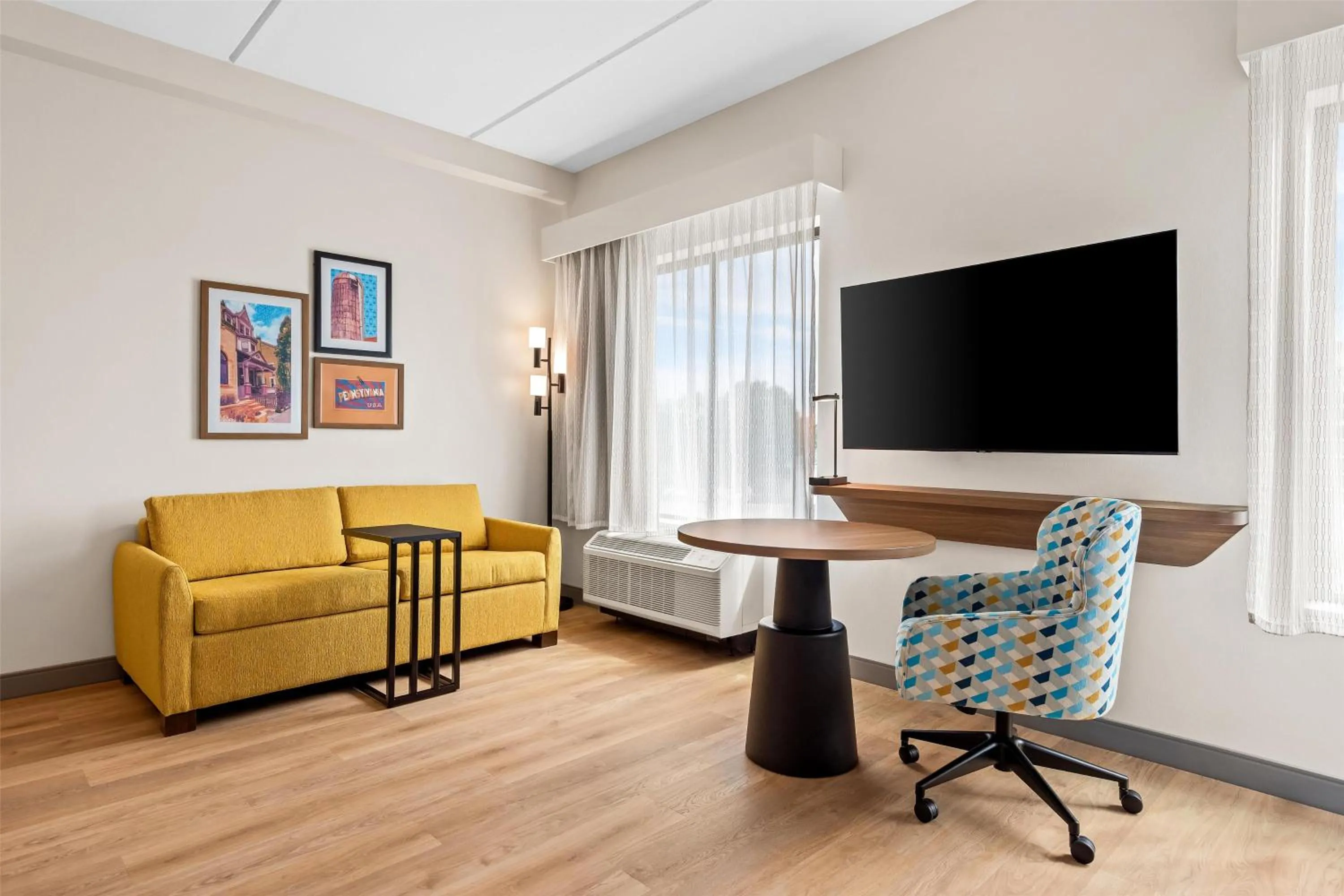 Living room in Hampton Inn & Suites Intercourse, Pa