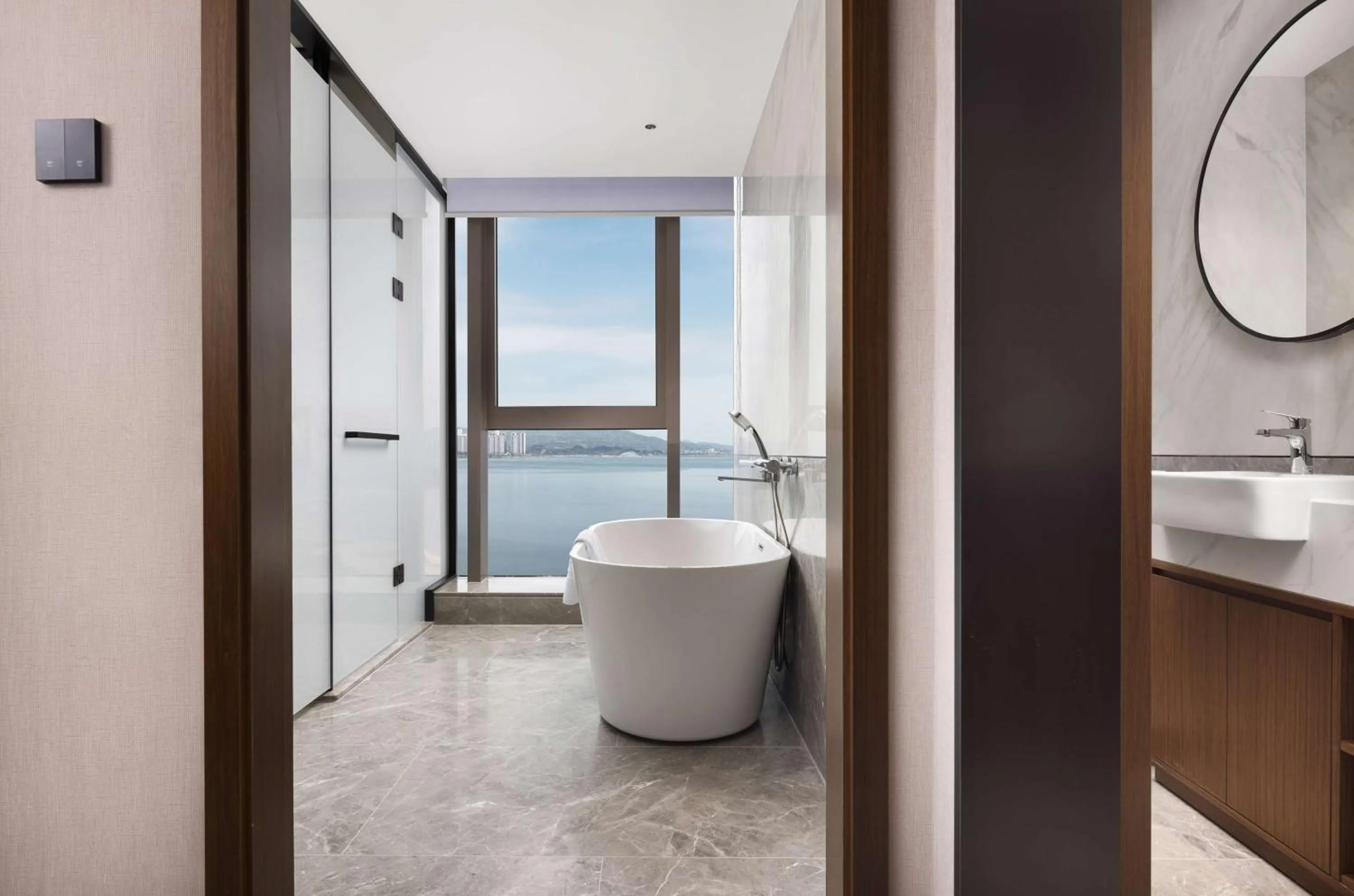 Bathroom in Hilton Garden Inn Shanwei Haibin Boulevard