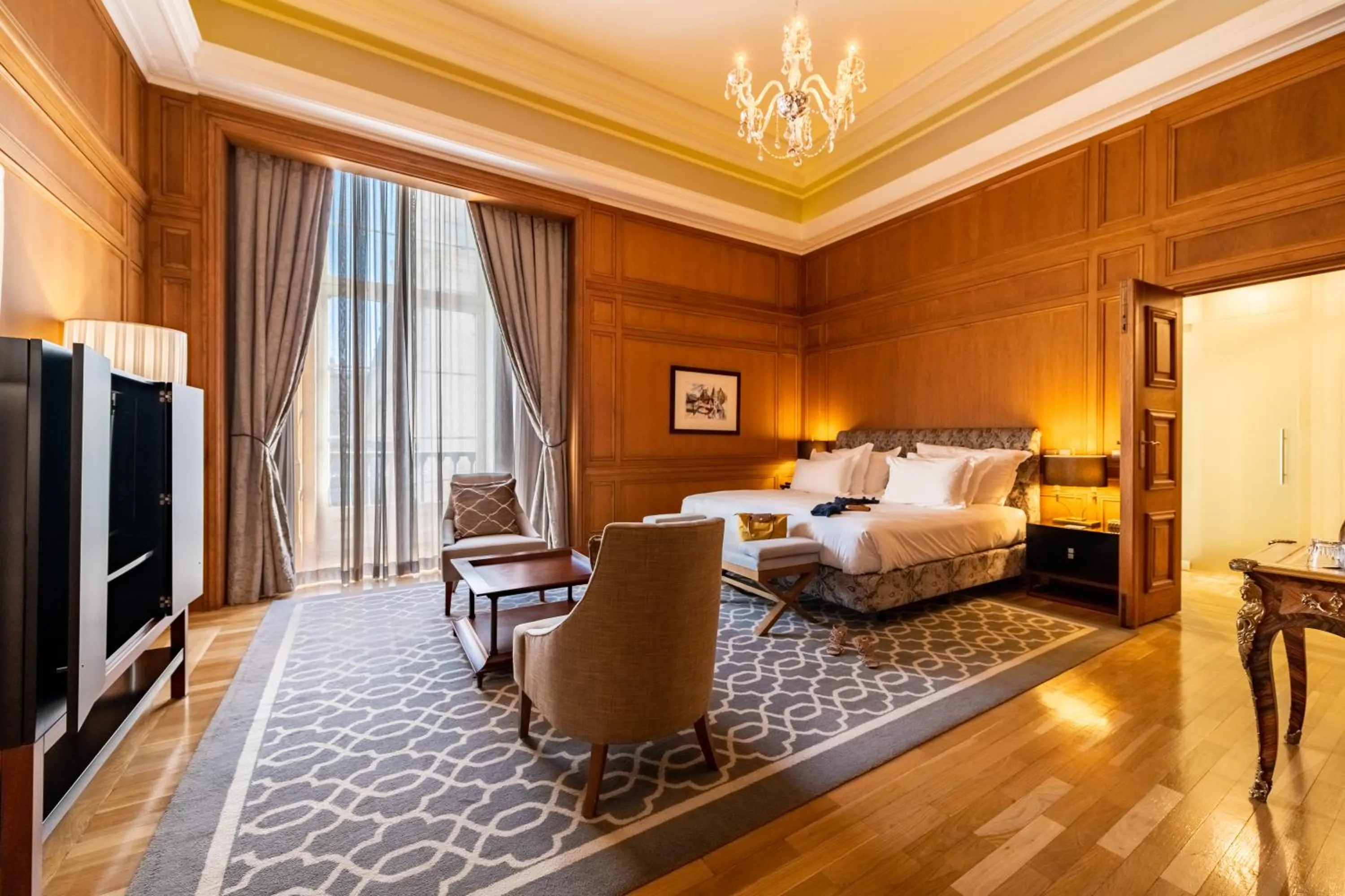 Bed in Pousada de Lisboa - Small Luxury Hotels Of The World