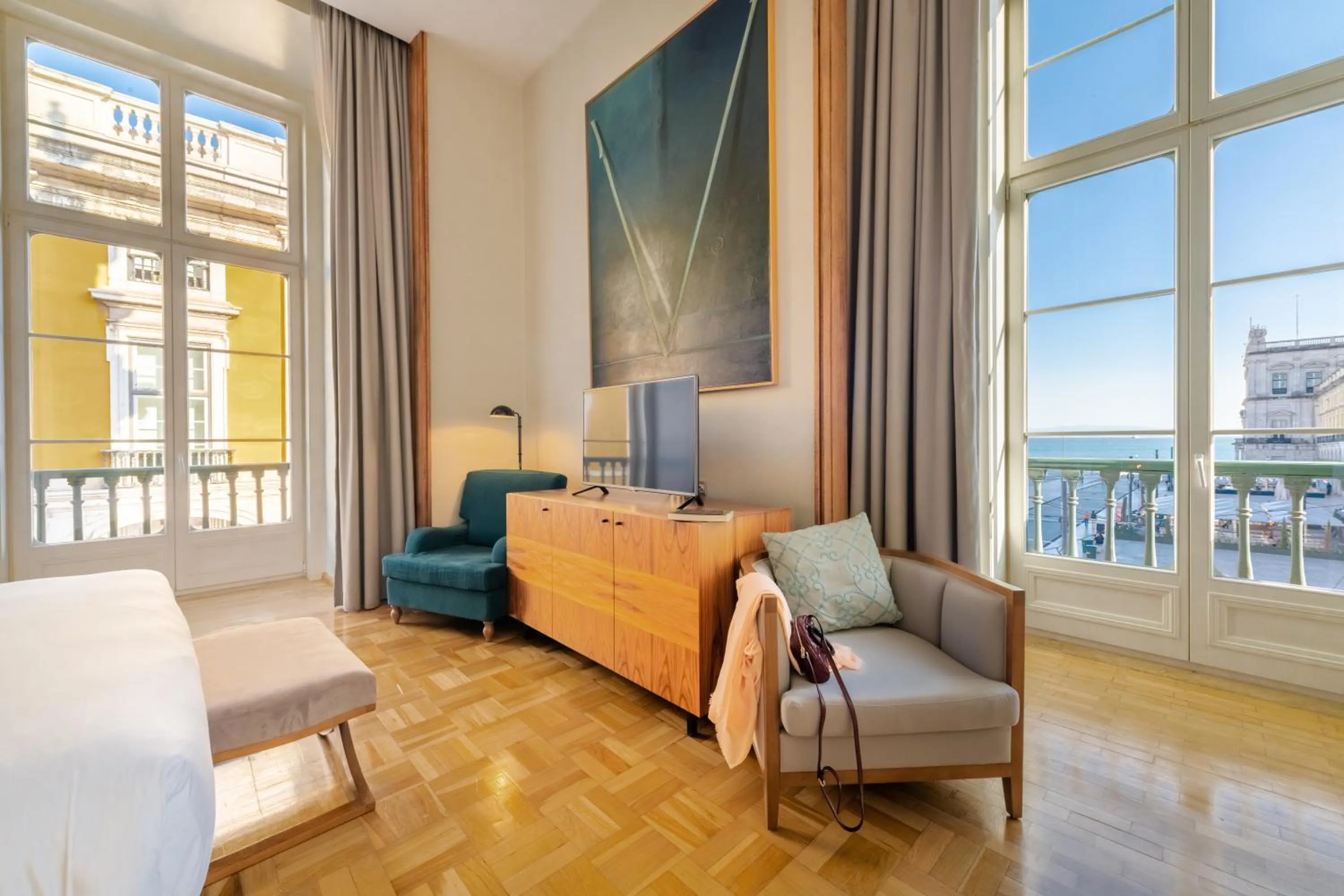 Photo of the whole room, Bed in Pousada de Lisboa - Small Luxury Hotels Of The World