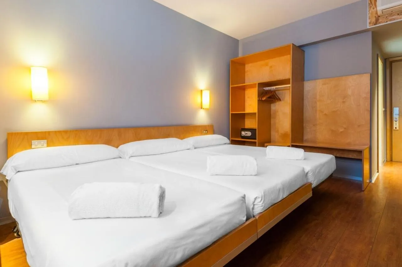 Bedroom, Bed in ETH Irún