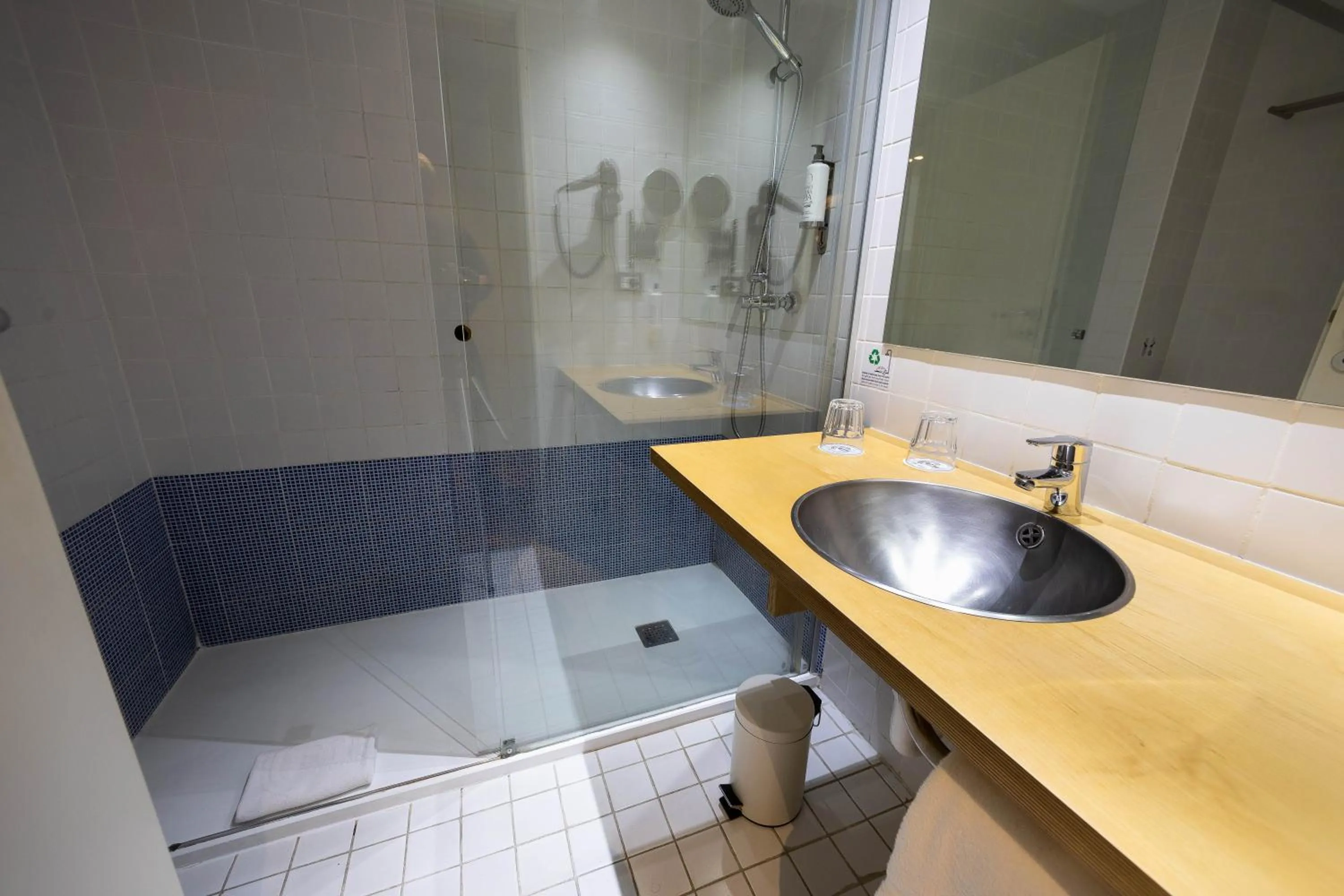 Bathroom in ETH Irún