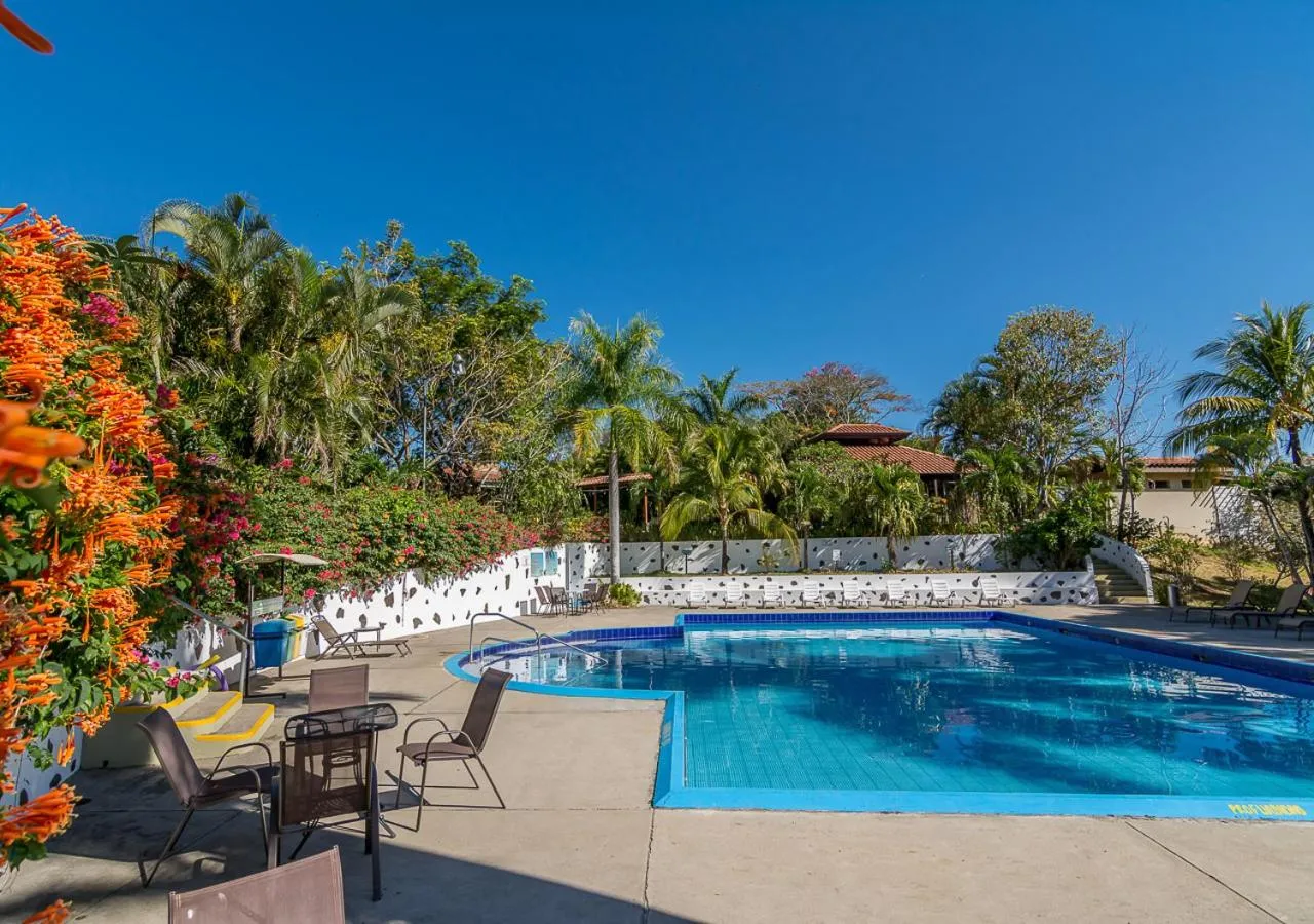 Swimming pool in Hotel Colinas del Sol