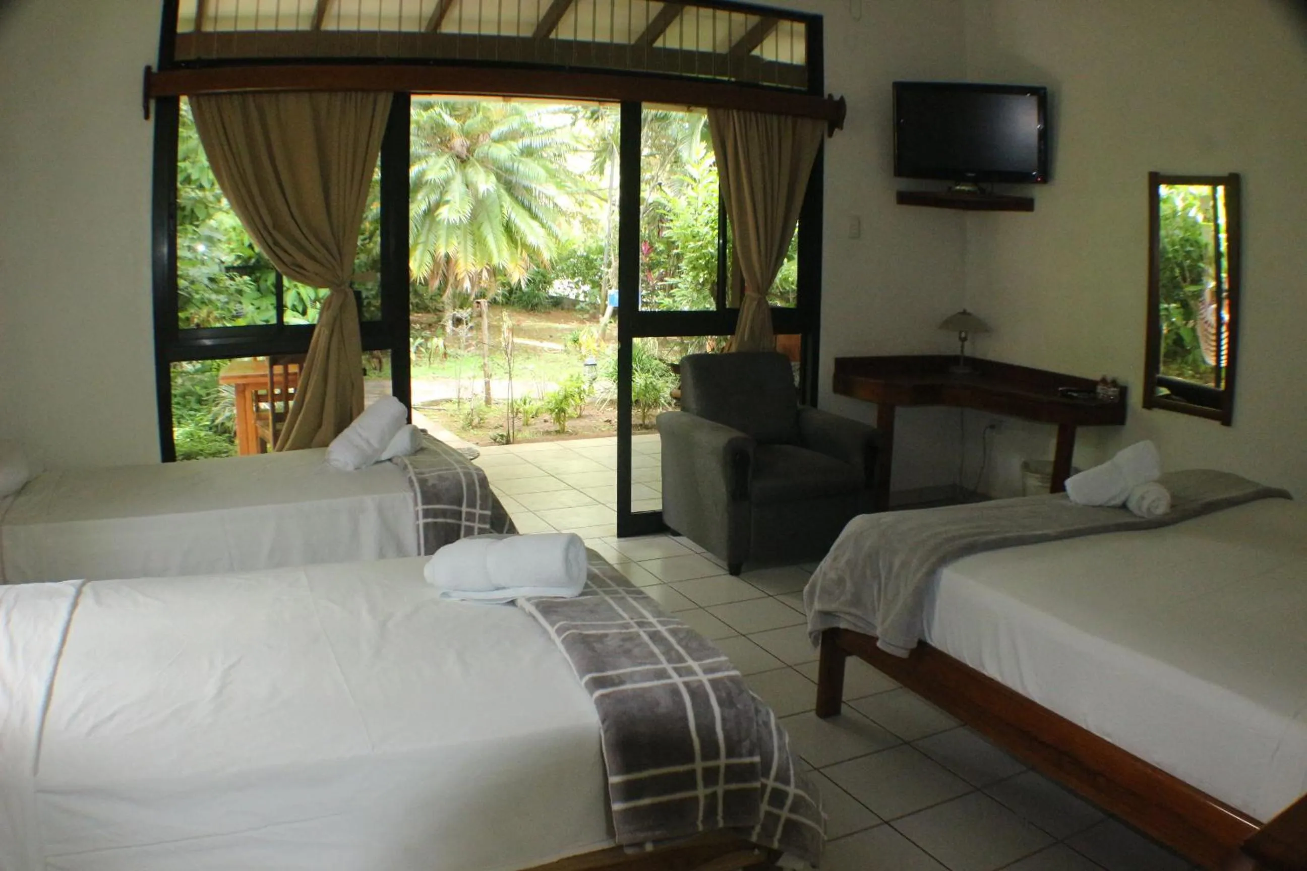 TV and multimedia, Bed in Hotel Colinas del Sol