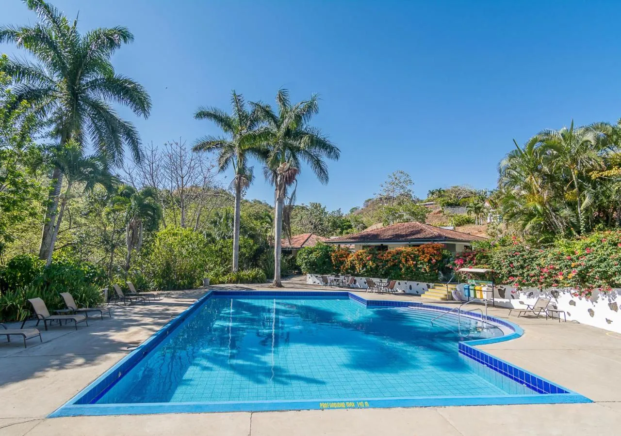 Swimming pool in Hotel Colinas del Sol
