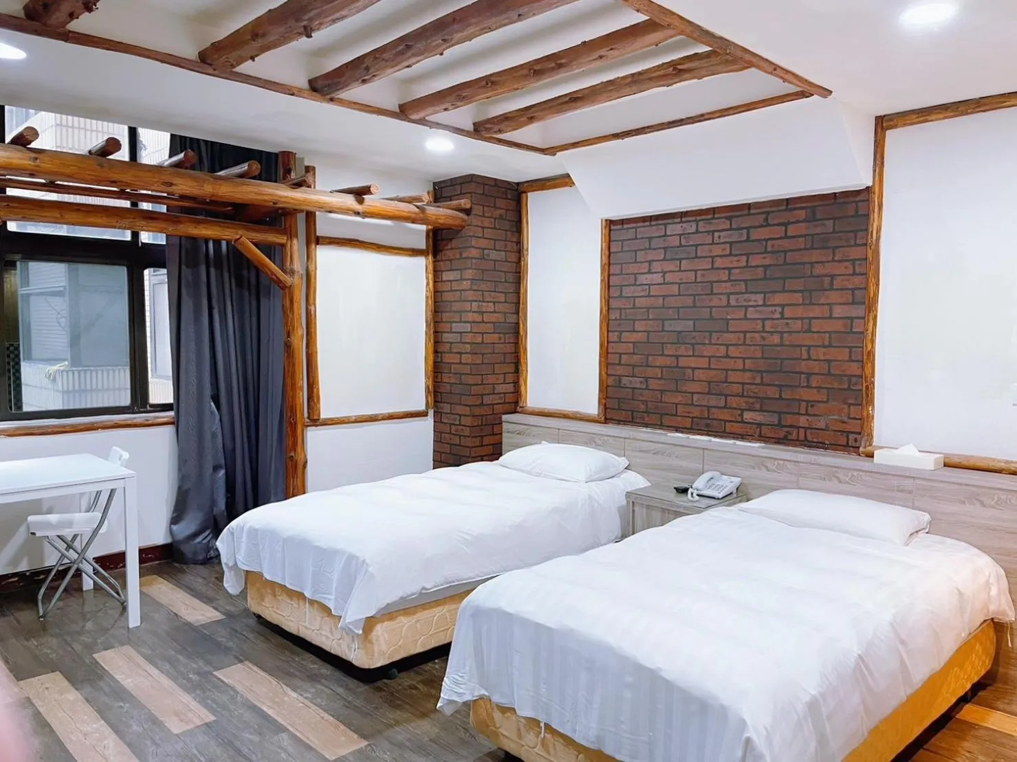 Photo of the whole room, Bed in A22 Wei Lu Hotel