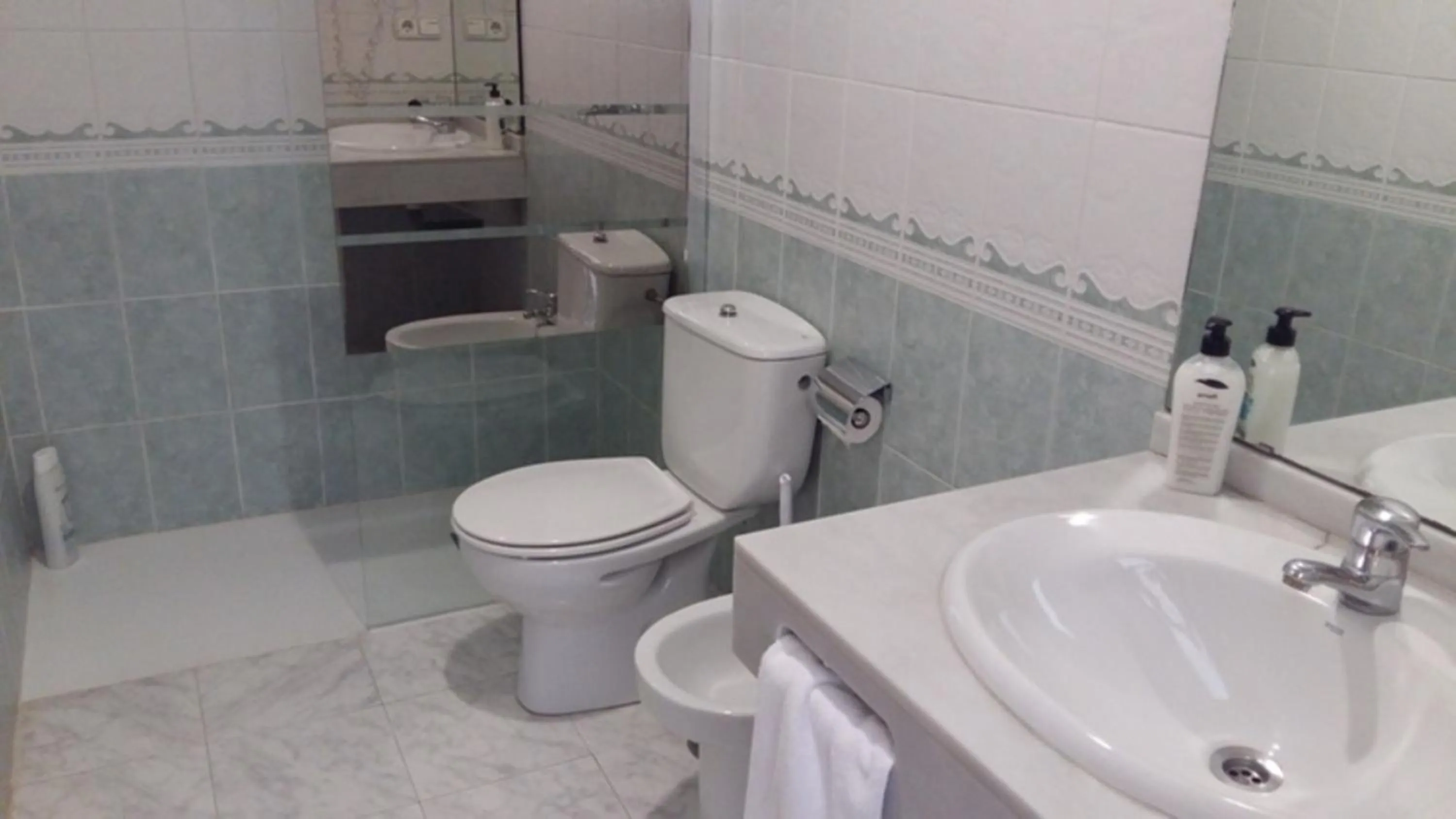 Bathroom in Hotel Corona de Atarfe