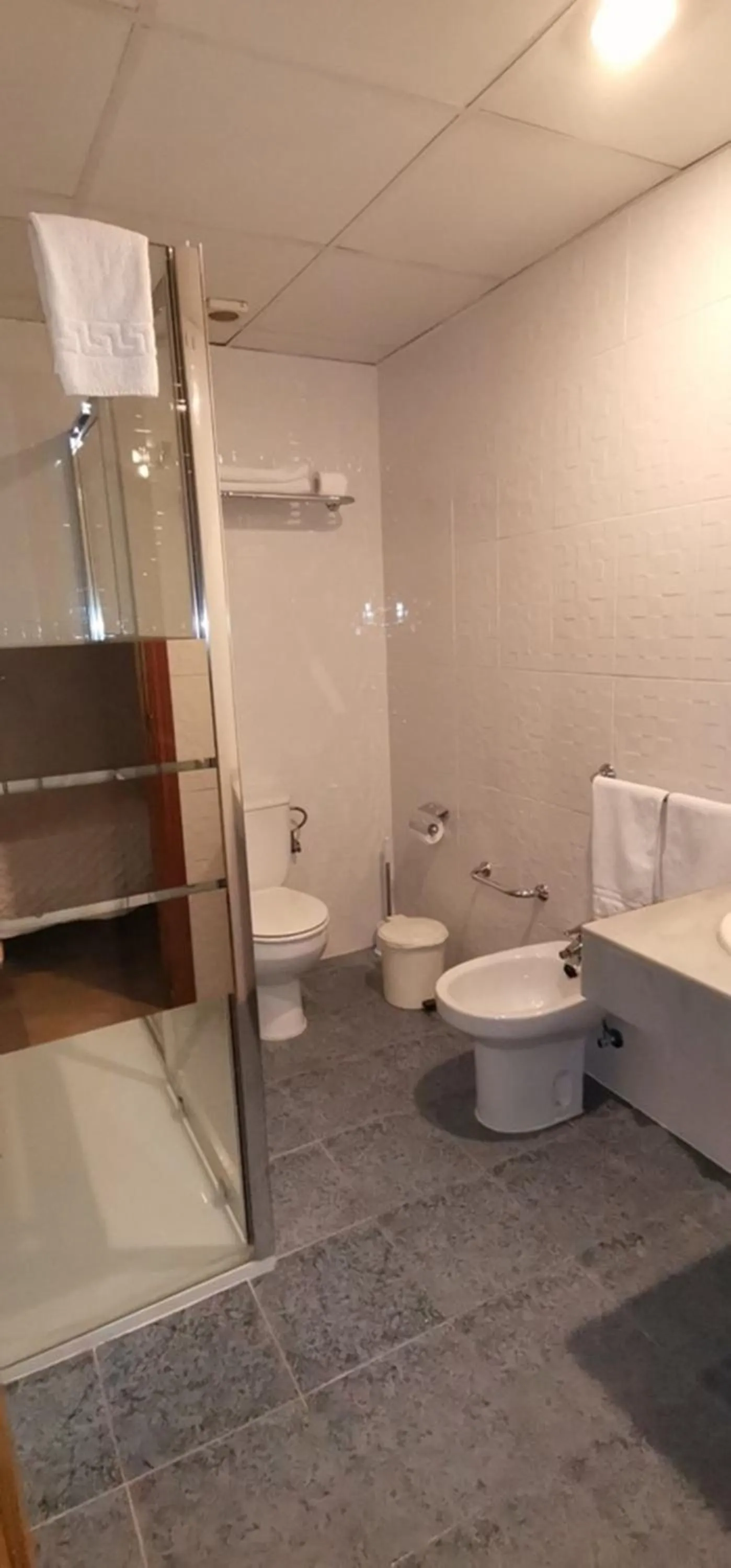 Bathroom in Hotel Corona de Atarfe