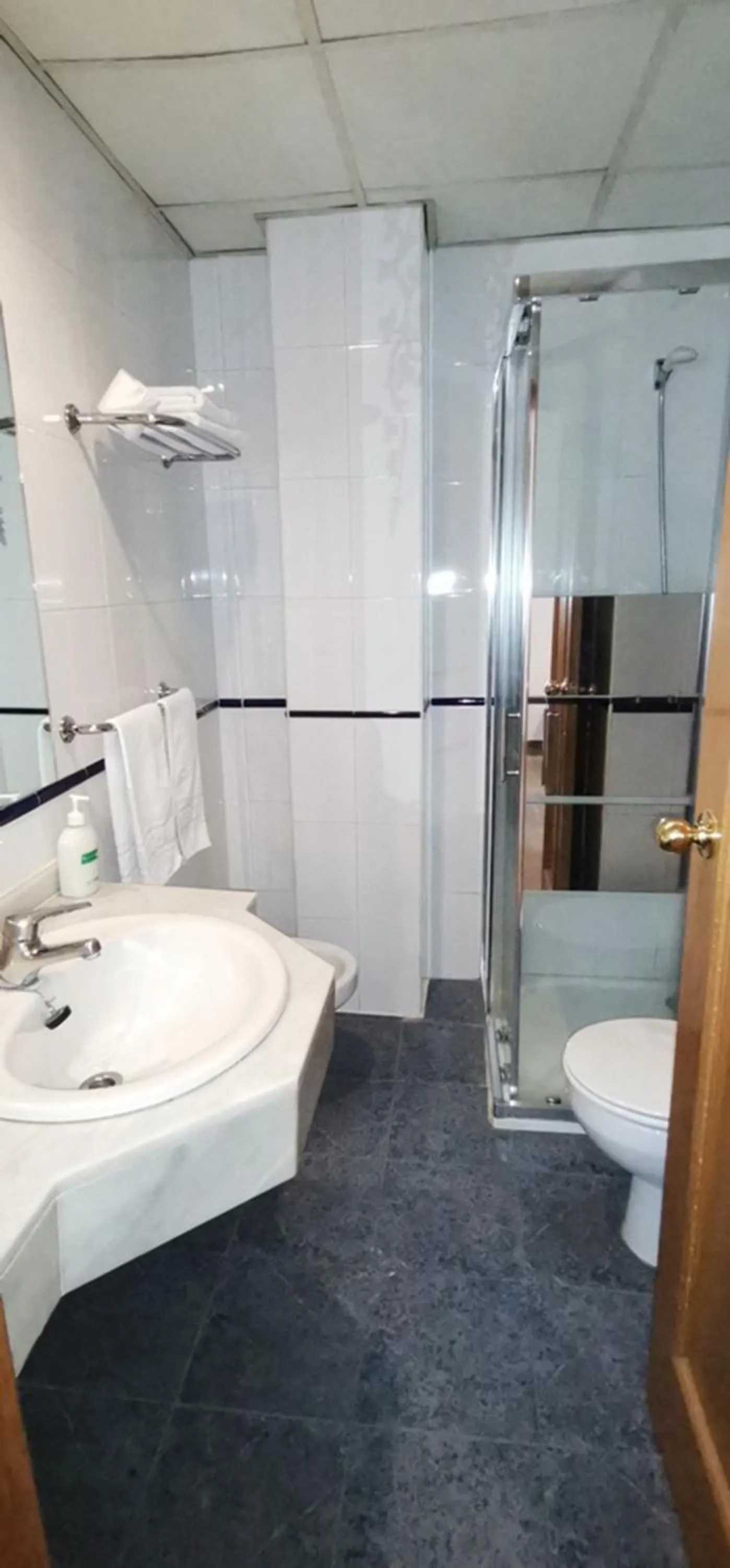 Bathroom in Hotel Corona de Atarfe