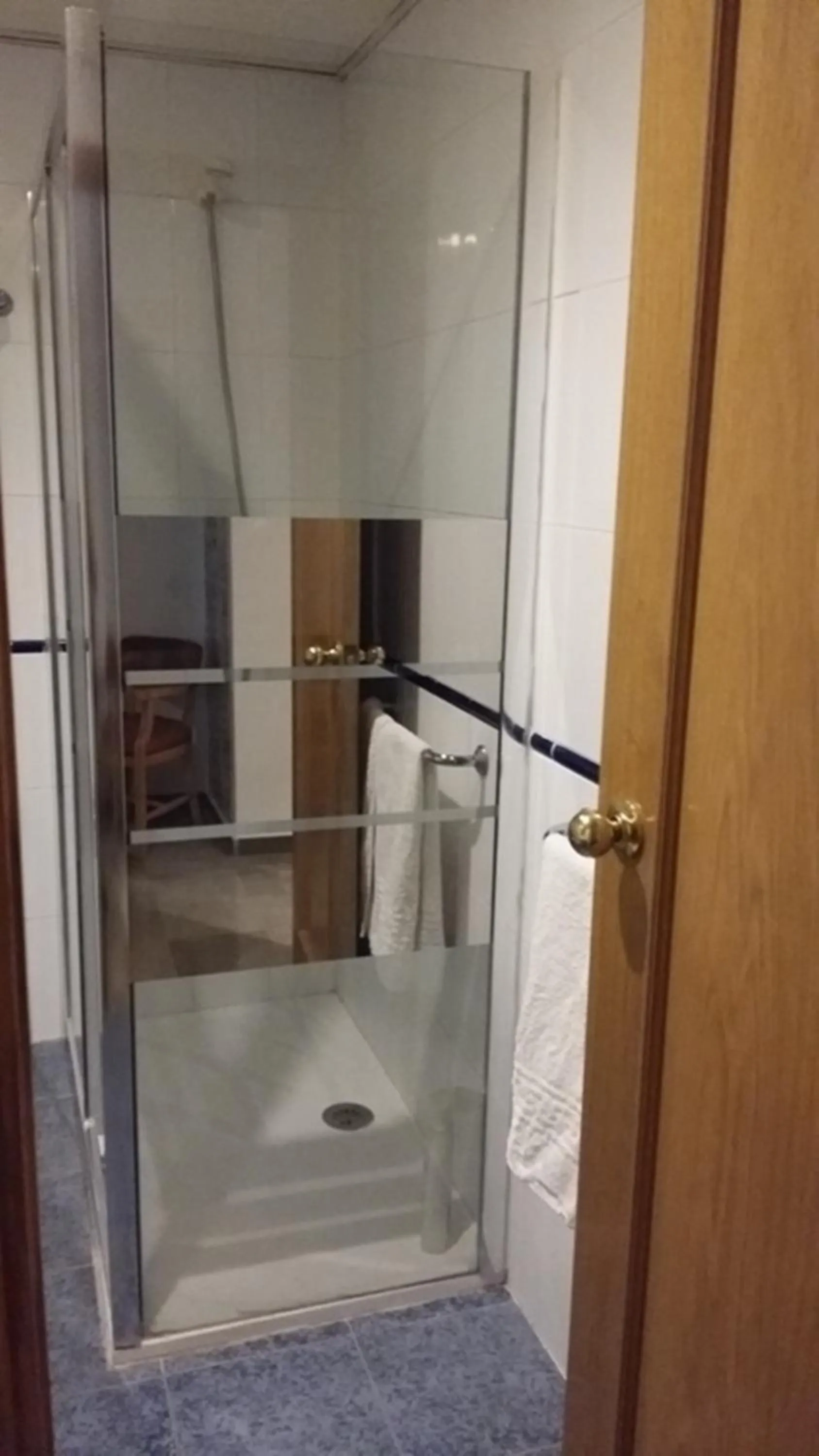 Shower in Hotel Corona de Atarfe