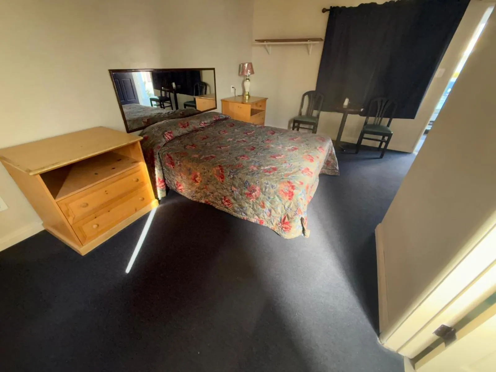 Bed in El Rancho Motel, Pasadena