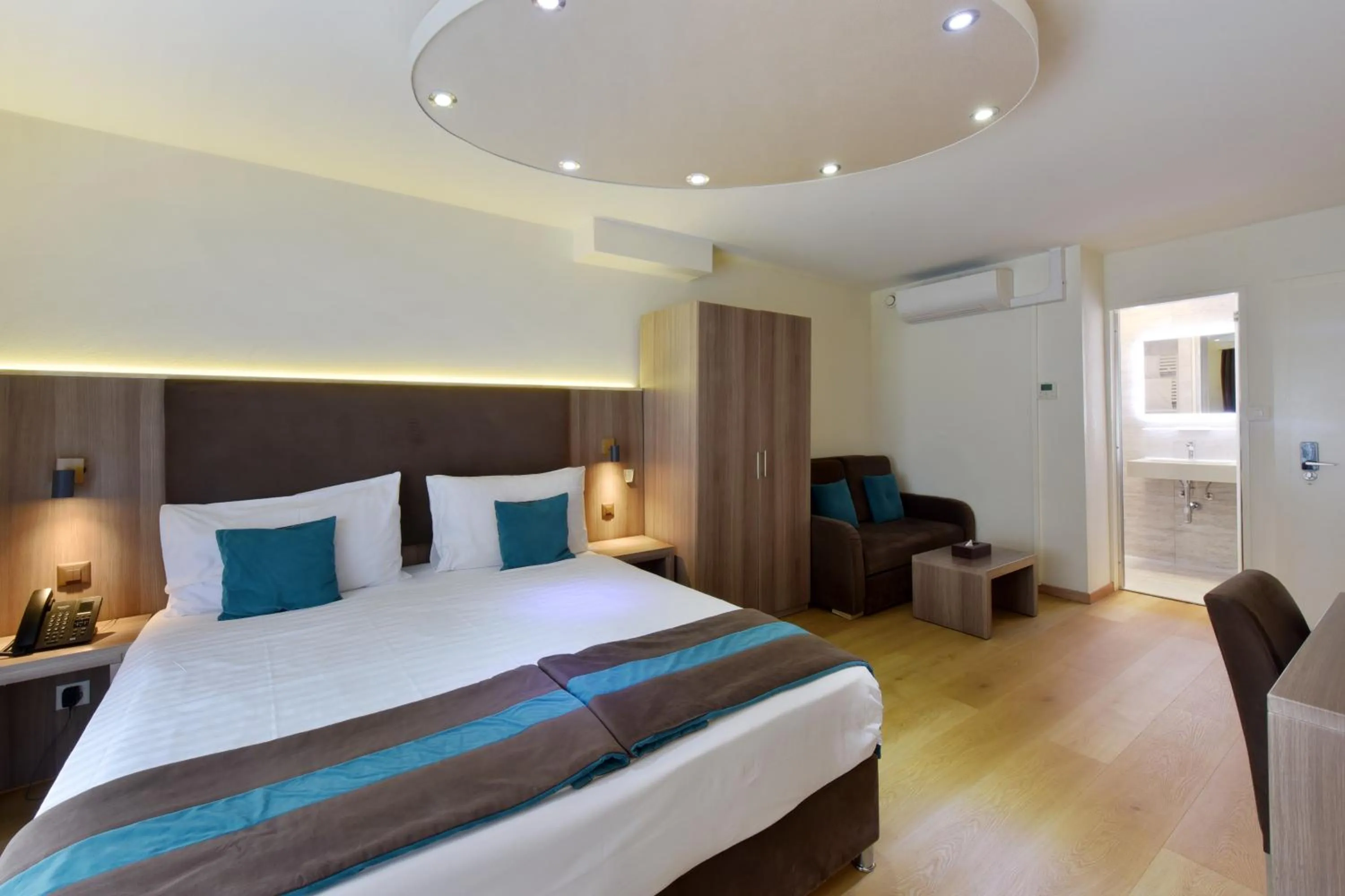 Bedroom, Bed in Hotel Rousseau