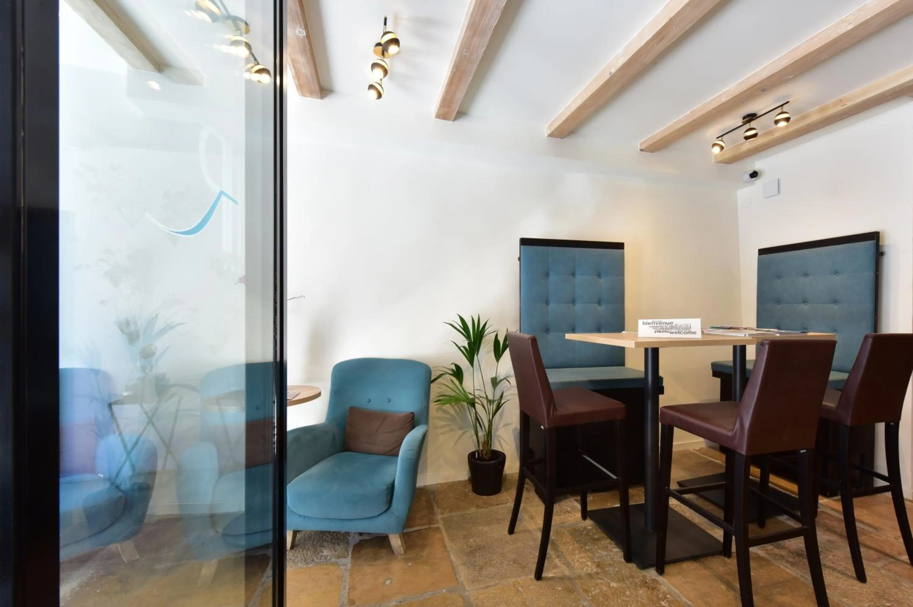 Dining area in Hotel Rousseau