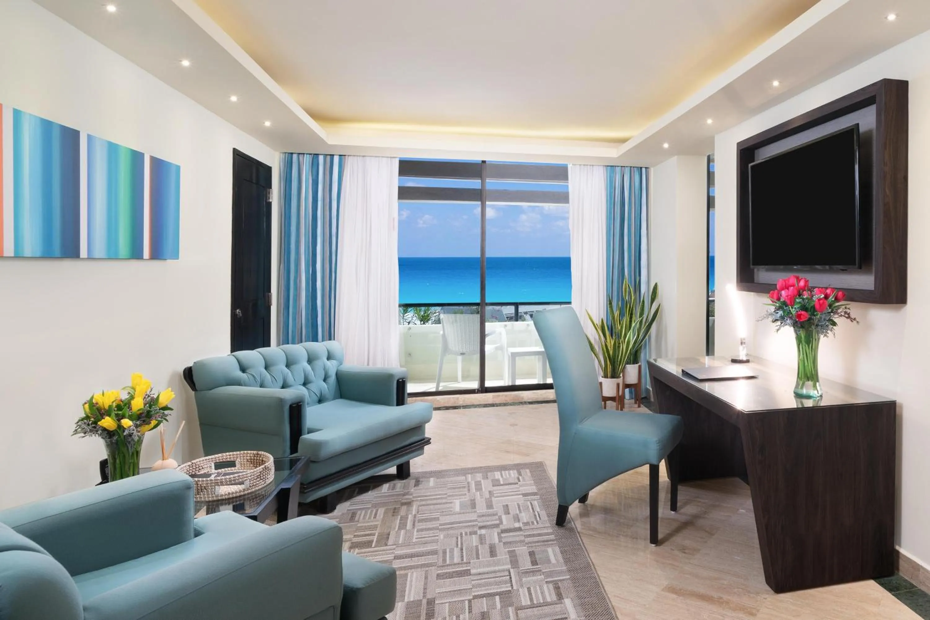 Photo of the whole room in The Pyramid Cancun by Oasis - All Inclusive