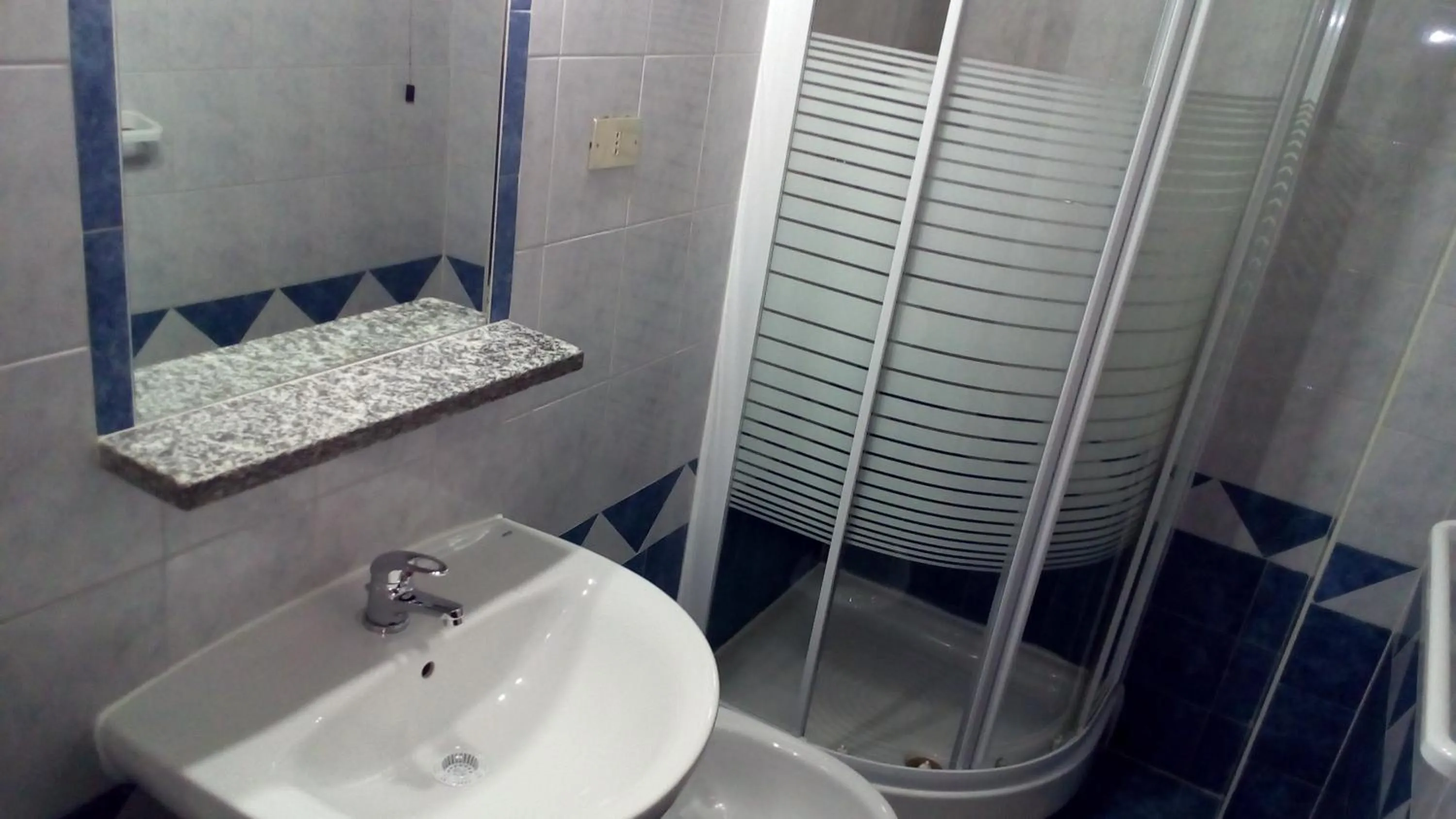 Bathroom in Hotel Tirreno