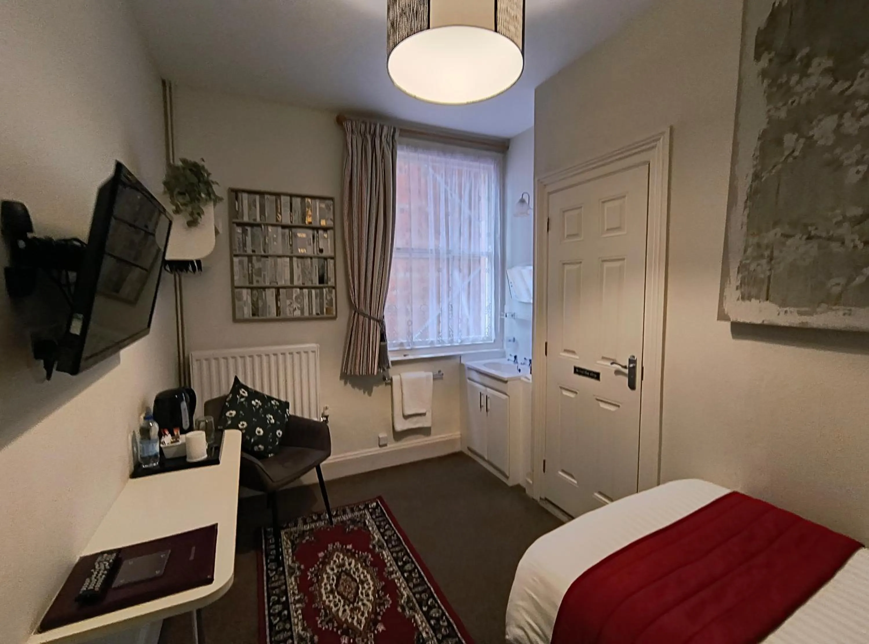 Bedroom, Bed in The Claremont