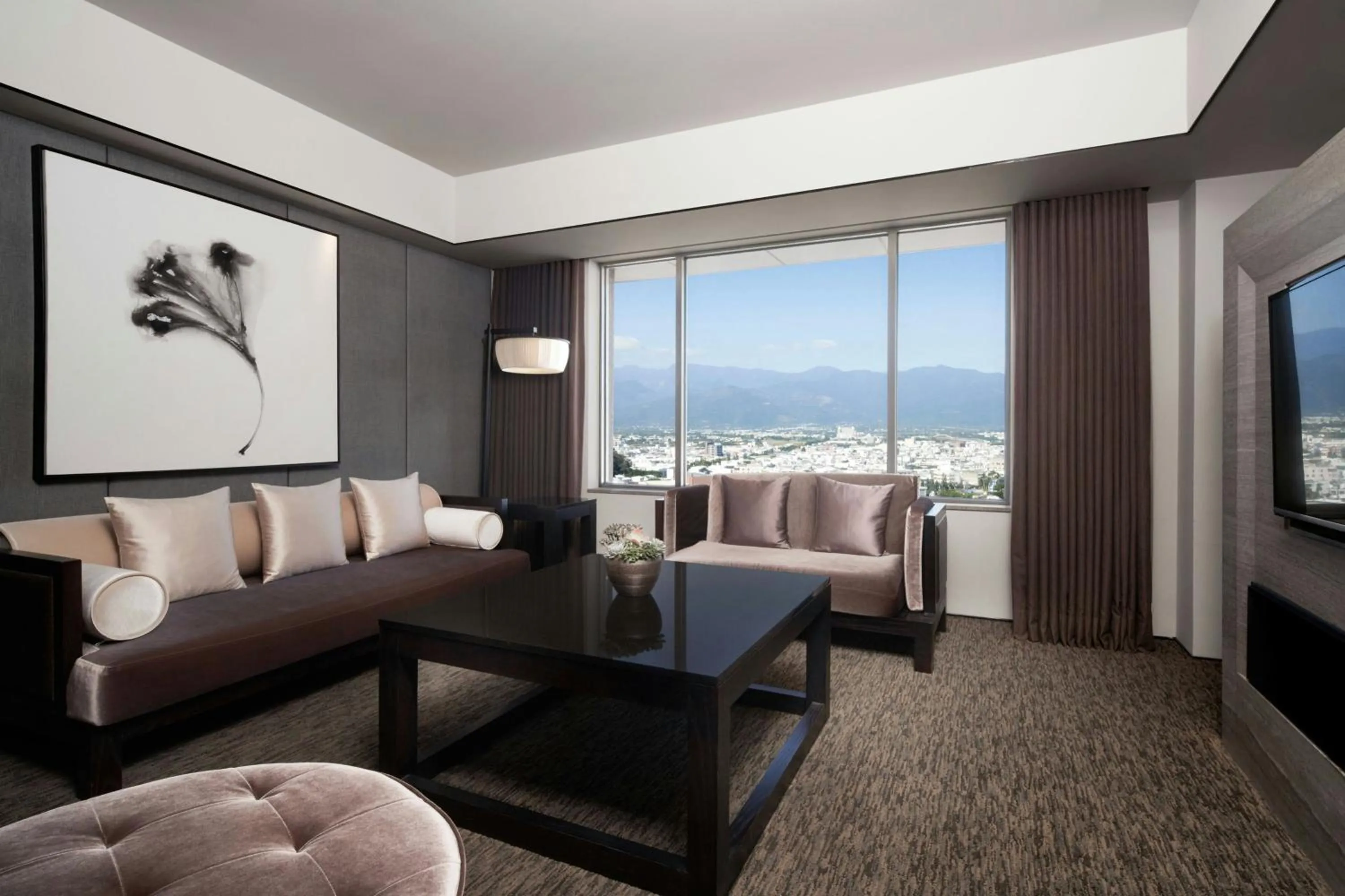 Living room in Sheraton Taitung Hotel