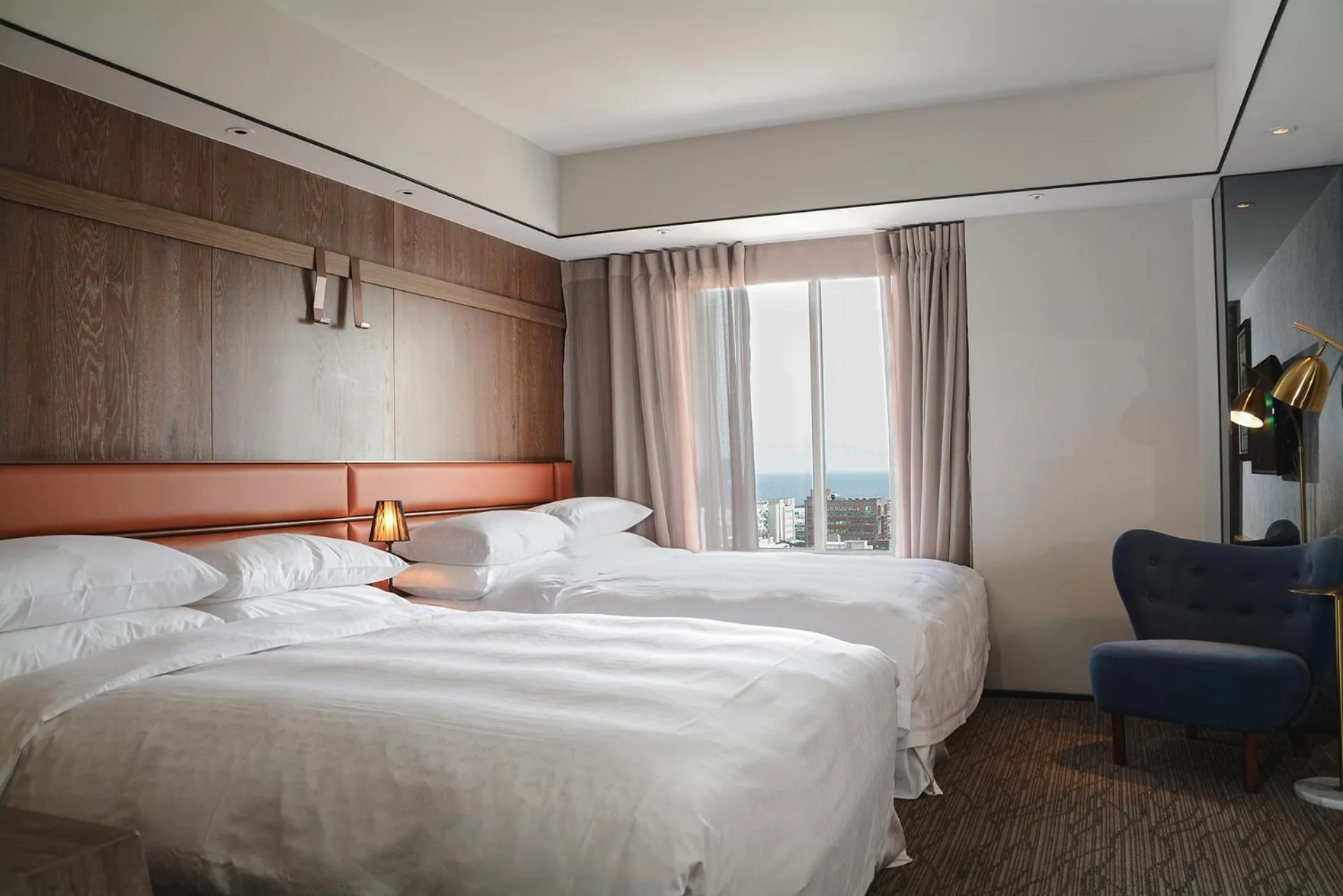 room service, Bed in Sheraton Taitung Hotel