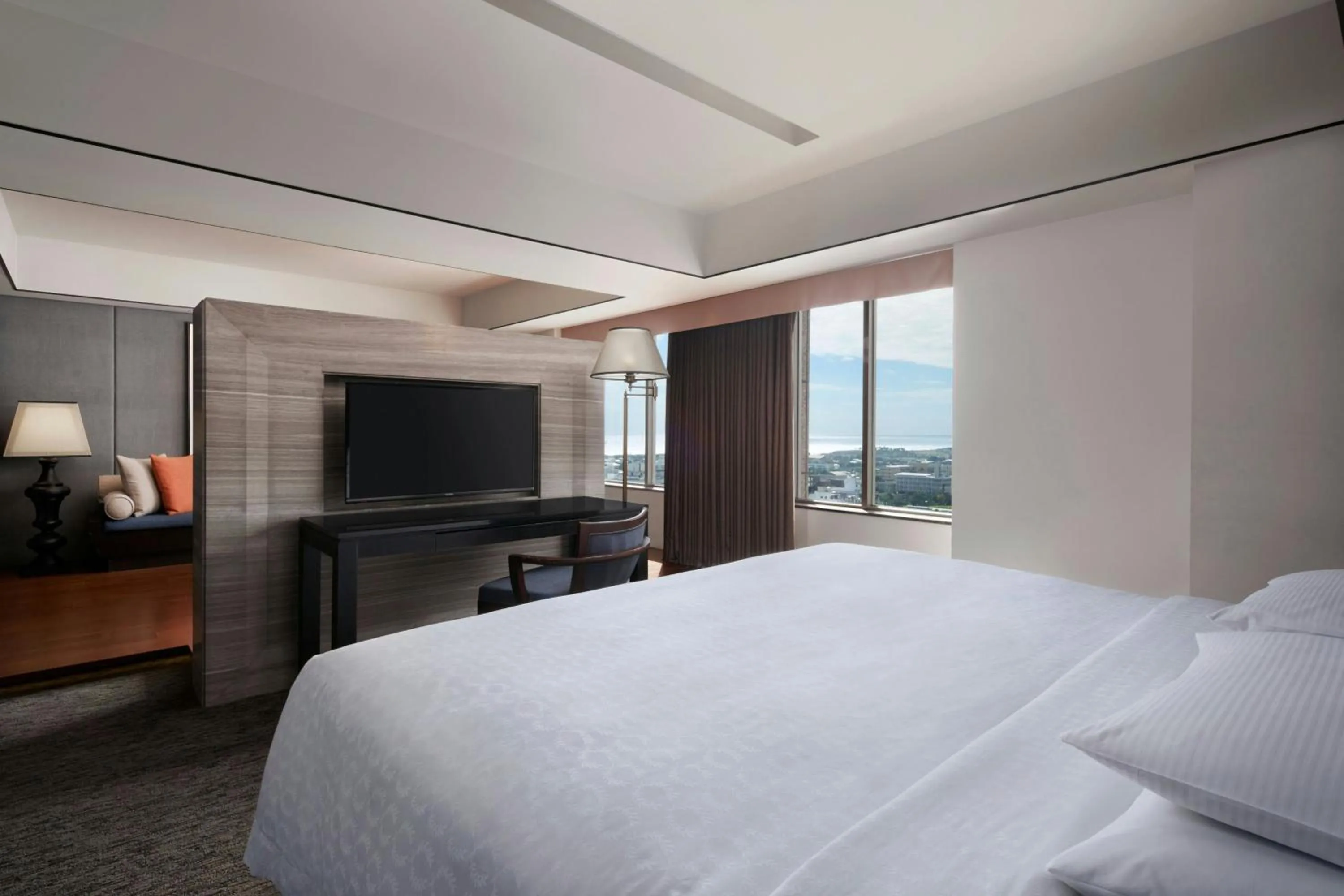 Bedroom, Bed in Sheraton Taitung Hotel