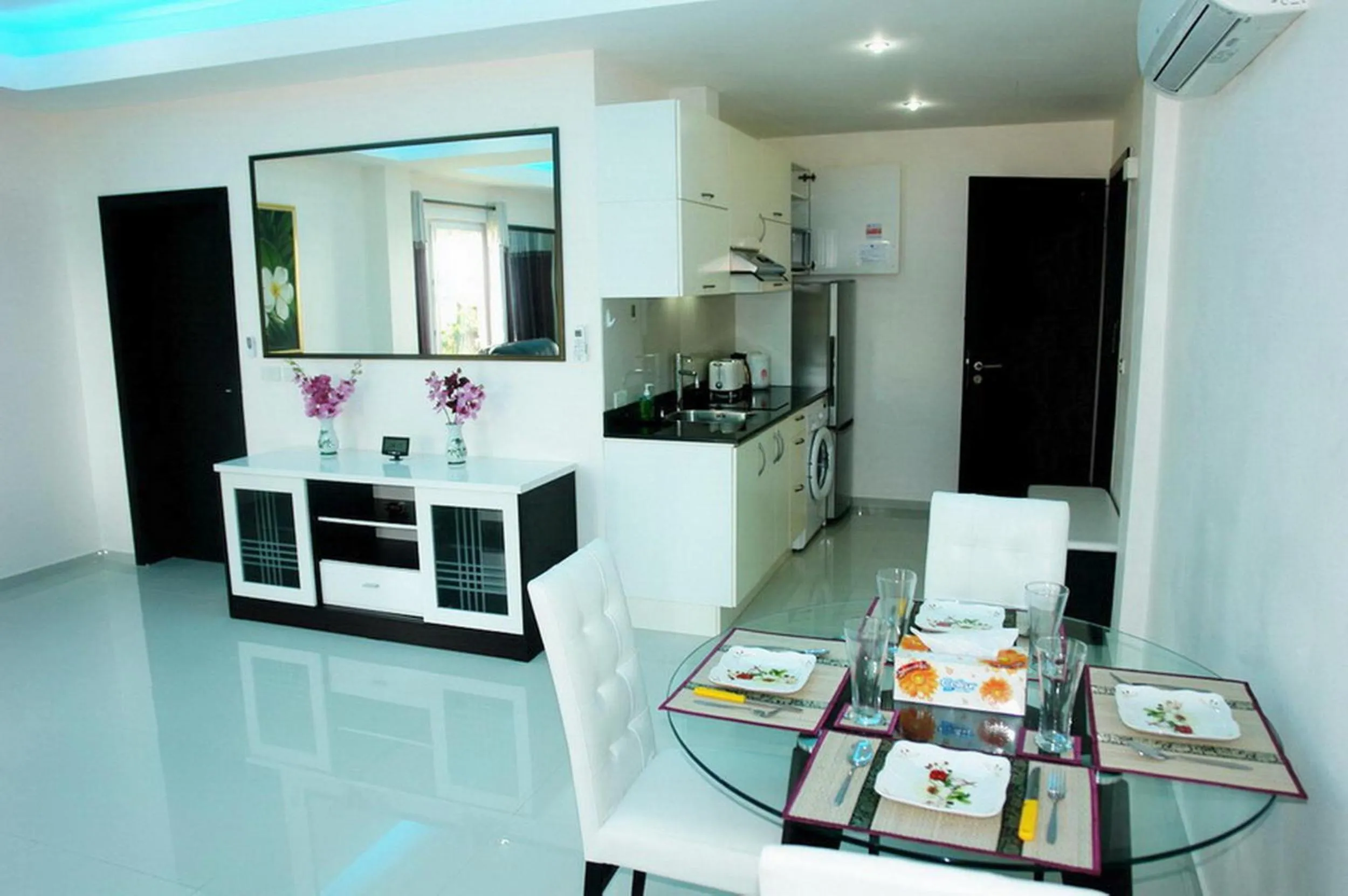 Kitchen or kitchenette in Siam Royal View Resort Apartments
