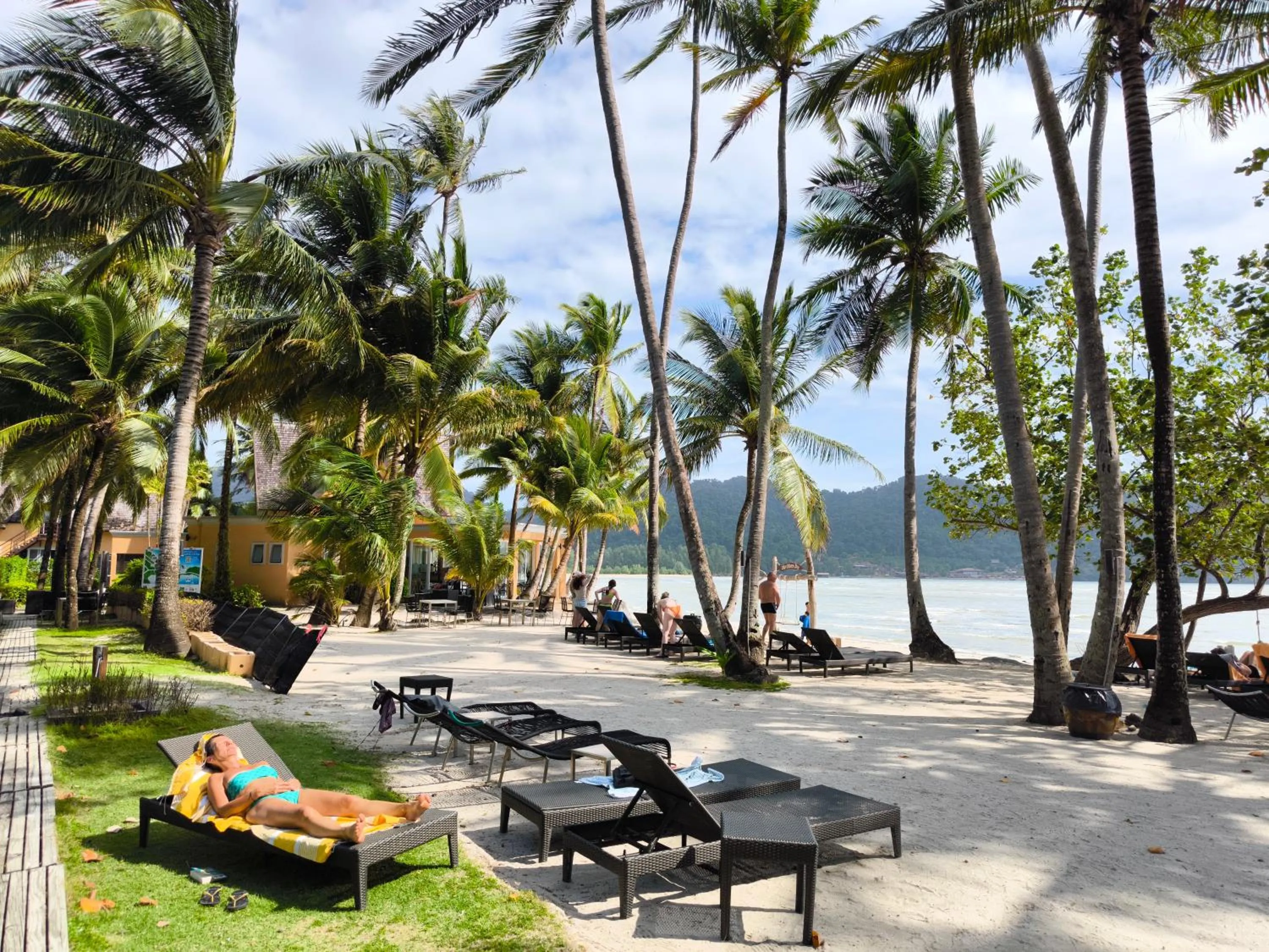 Beach in Siam Royal View Resort Apartments