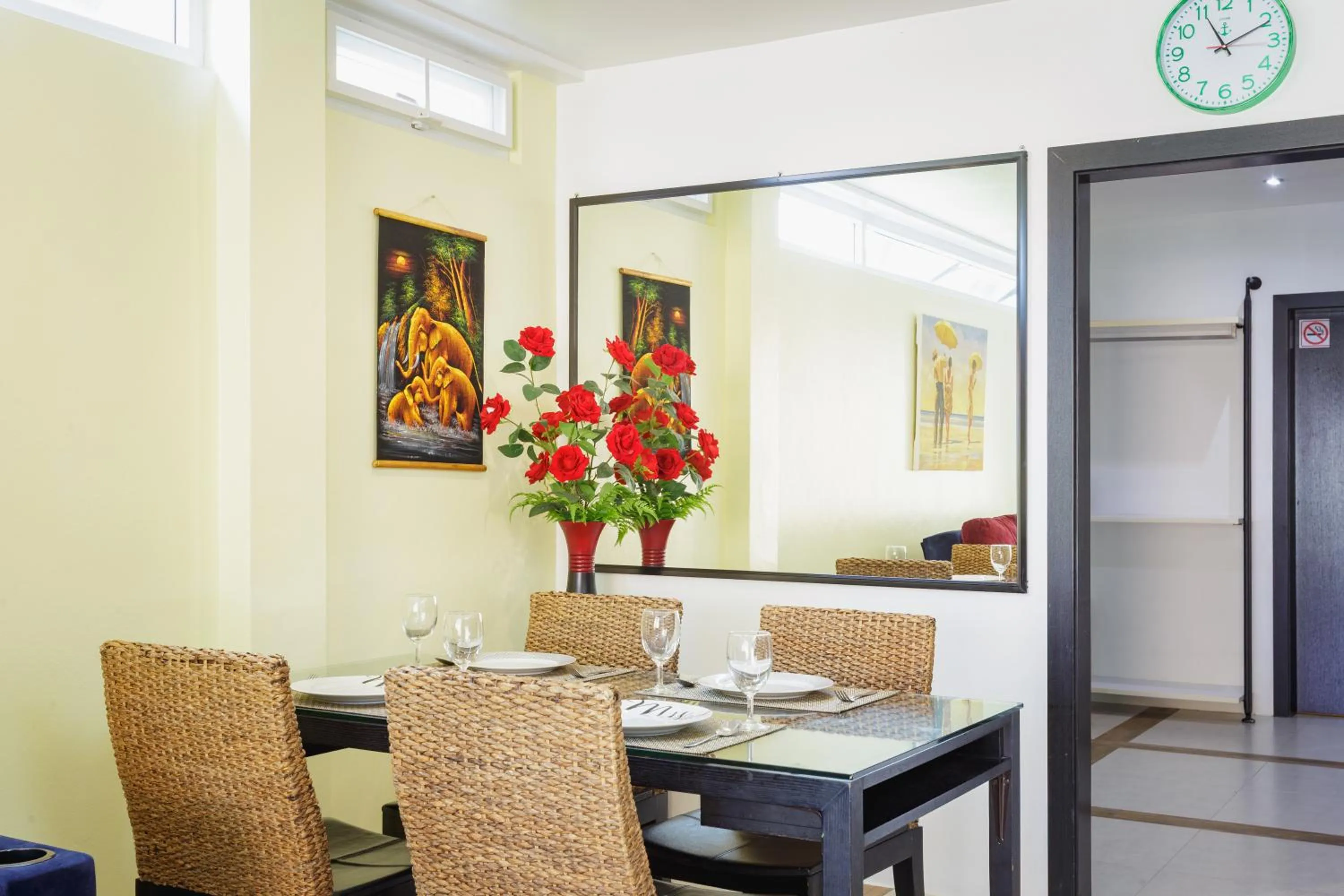 Dining area in Siam Royal View Resort Apartments