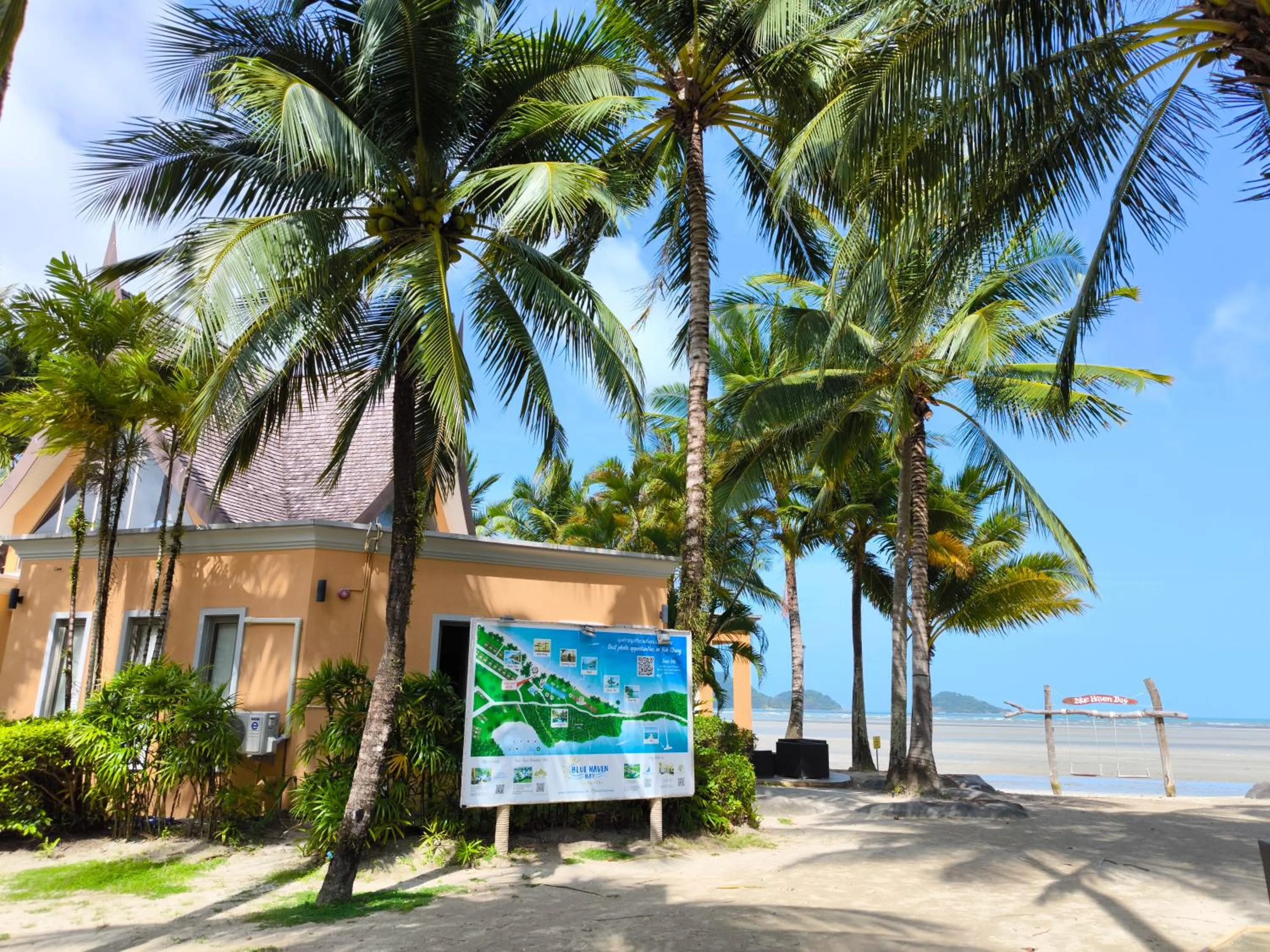 Beach in Siam Royal View Resort Apartments