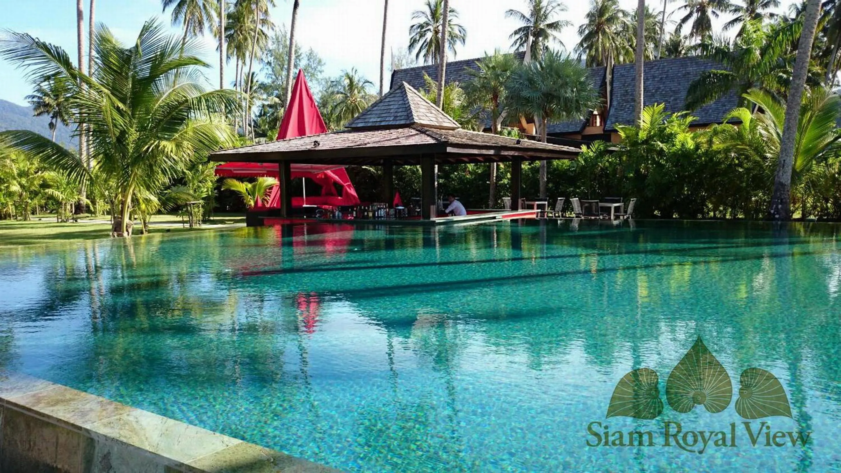 Swimming pool in Siam Royal View Resort Apartments