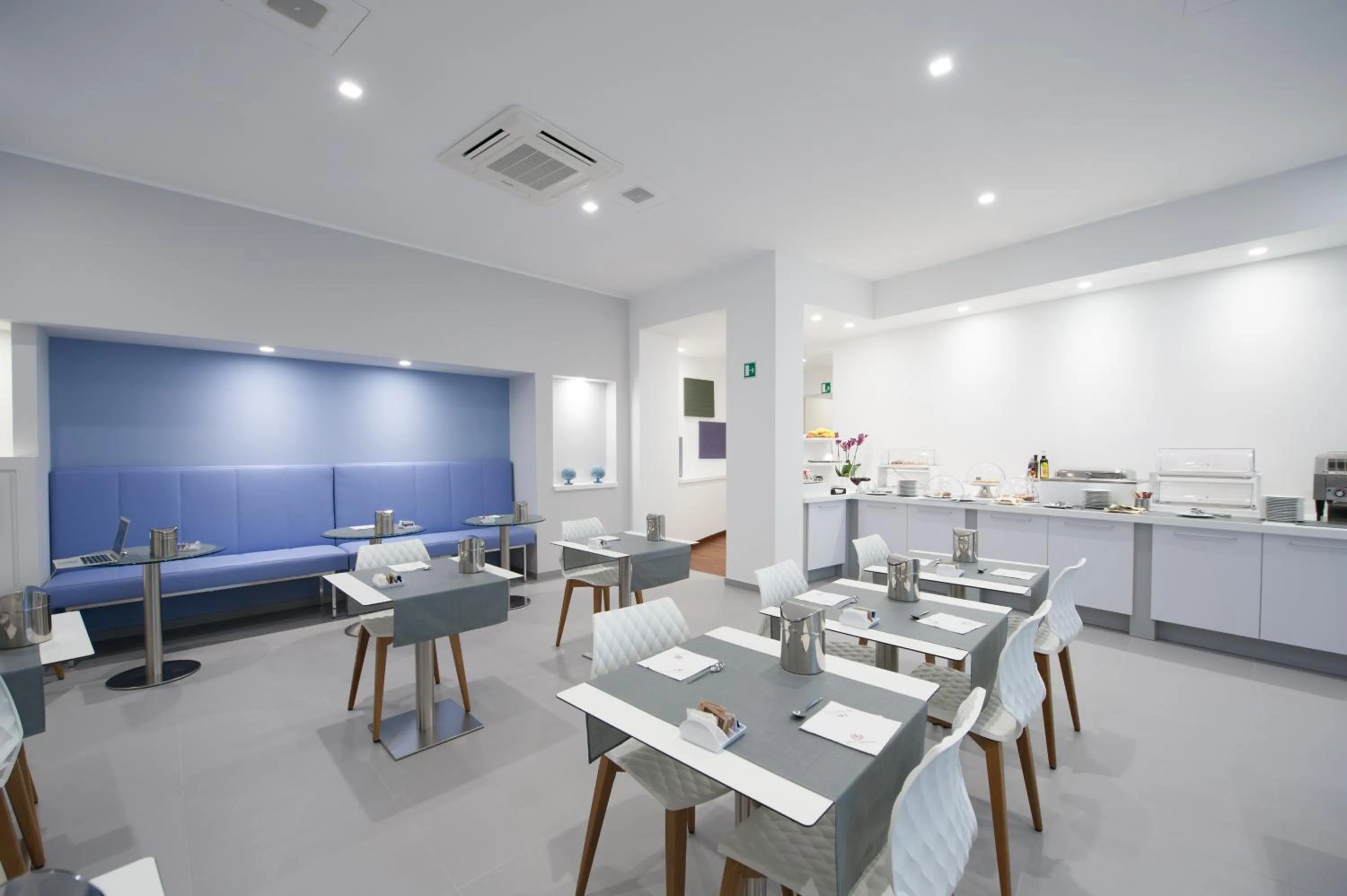 Breakfast in Executive Inn Boutique Hotel