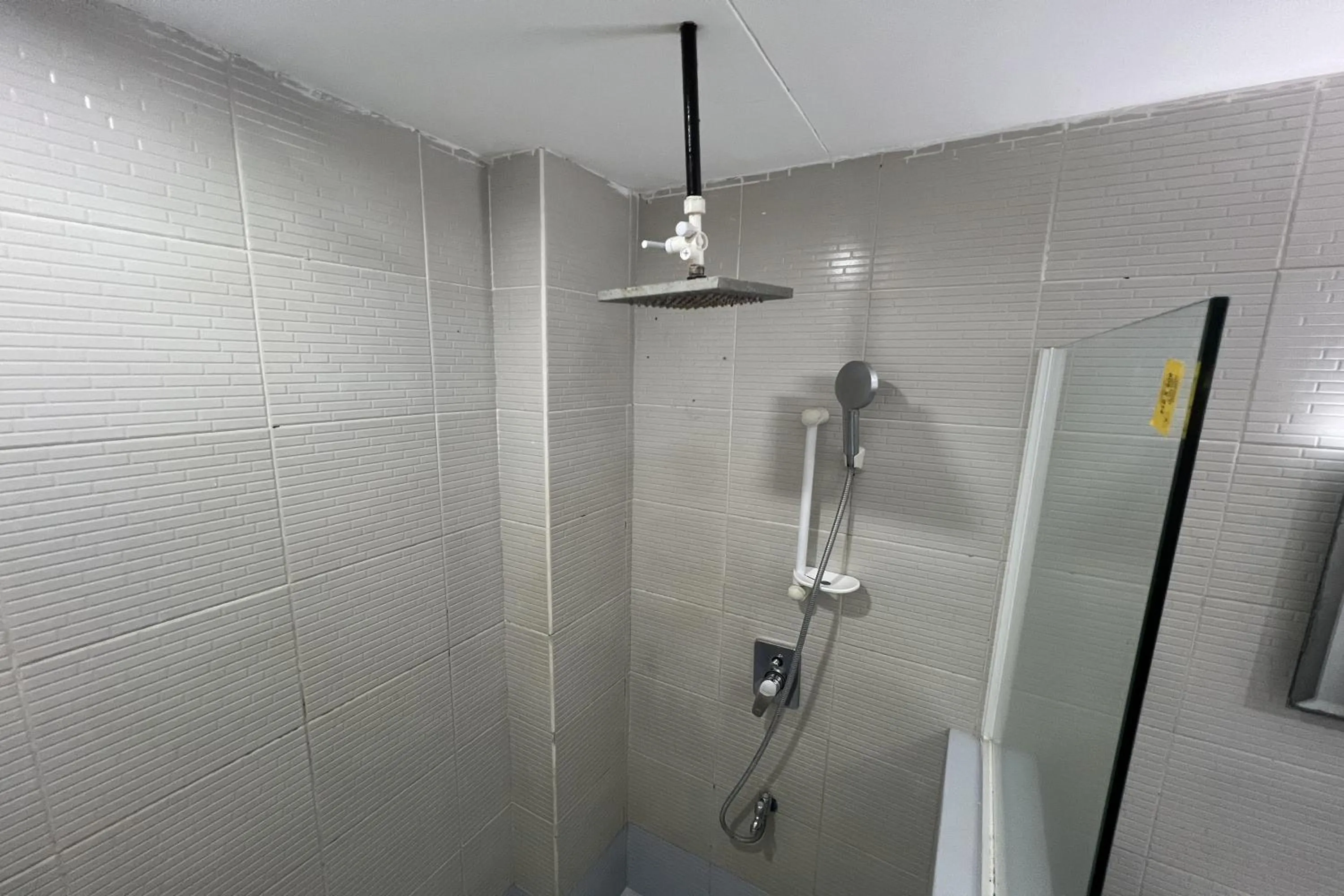 Shower in At The Pad Hotel and Resort