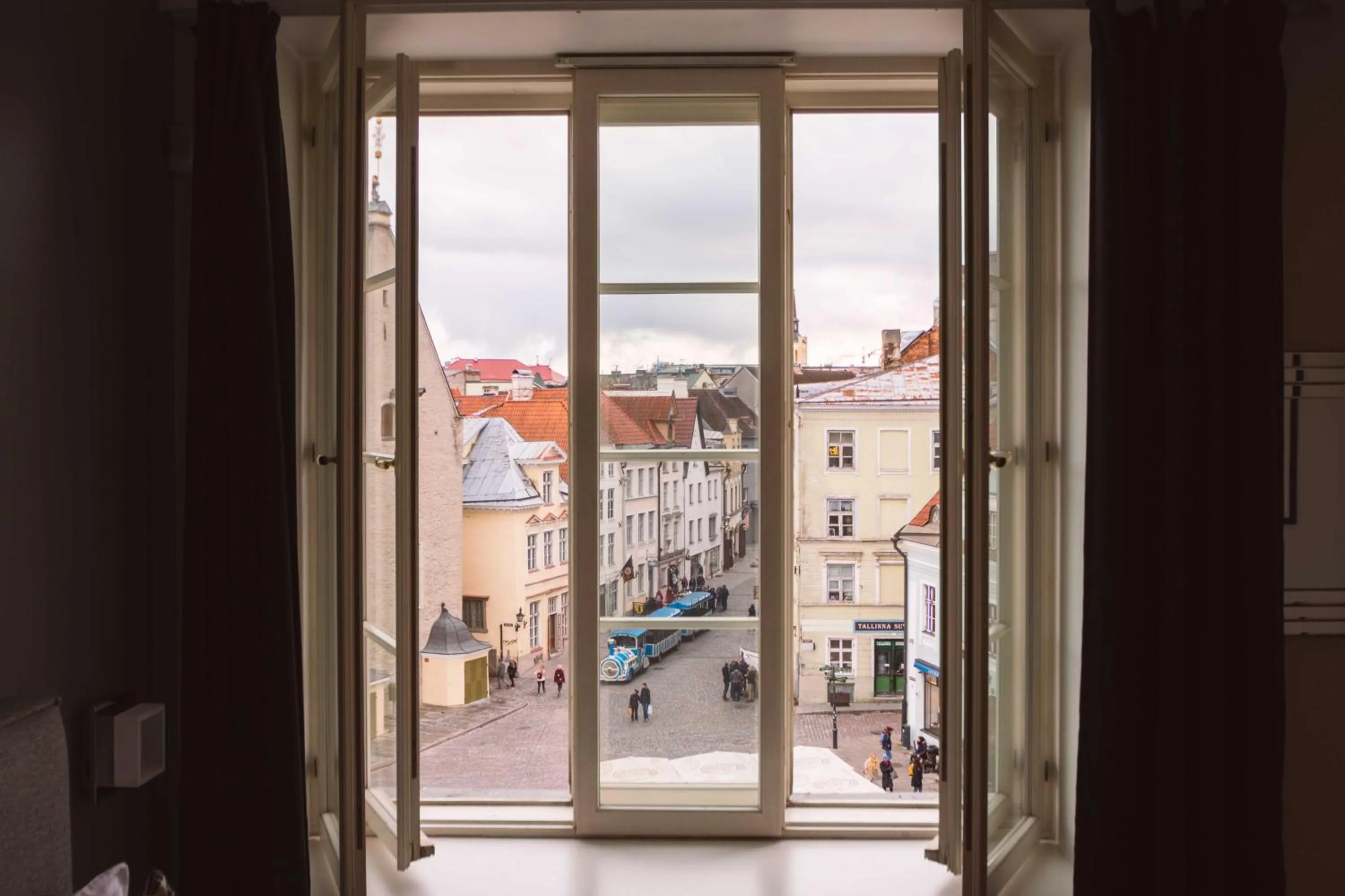 The Three Sisters Hotel