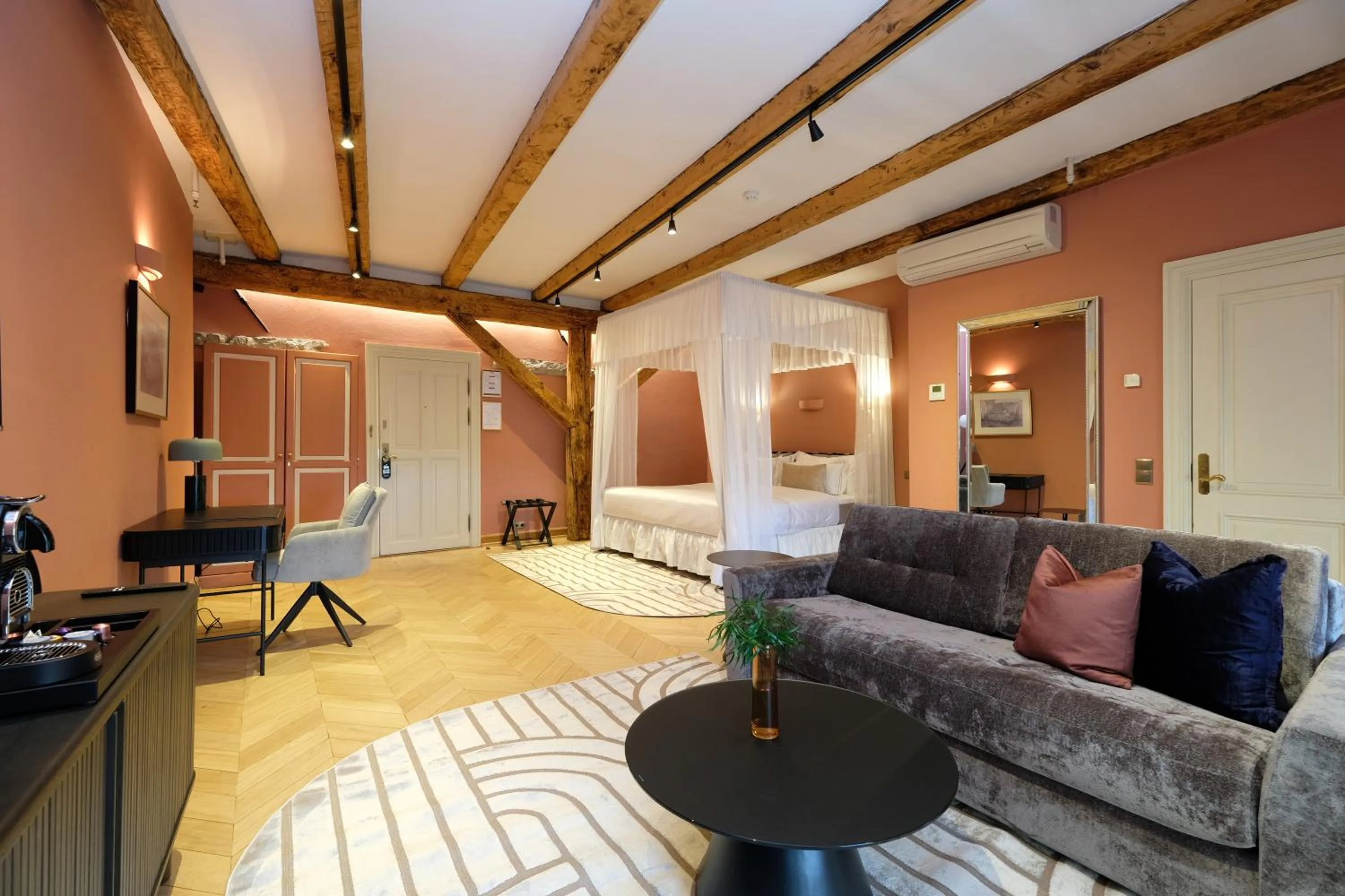 Living room in The Three Sisters Hotel