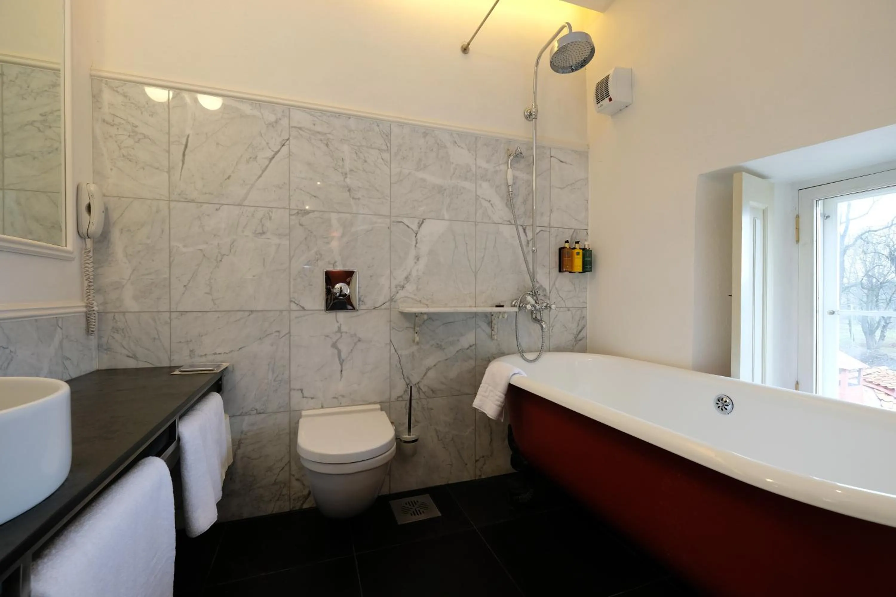 Bathroom in The Three Sisters Hotel