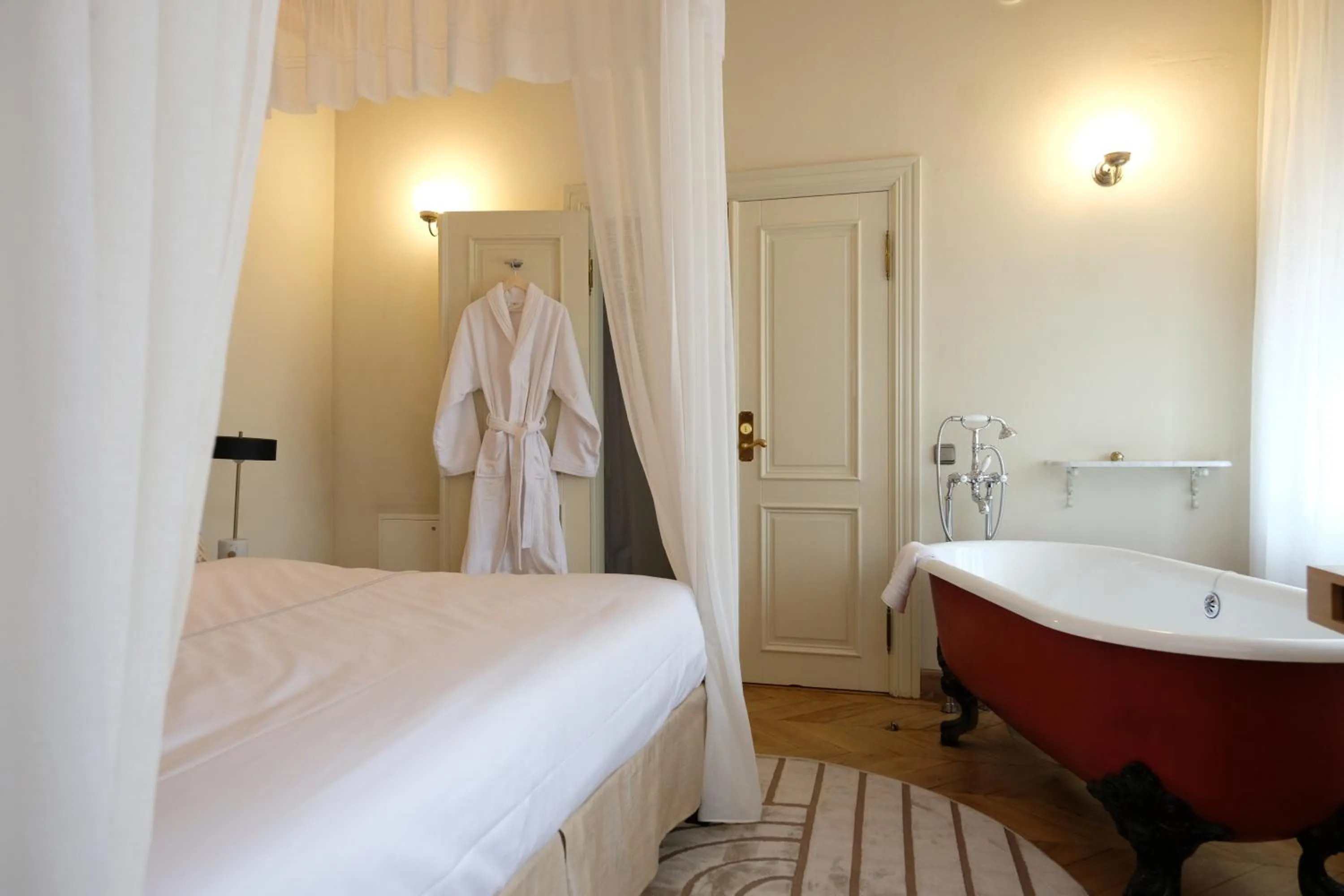 Photo of the whole room, Bed in The Three Sisters Hotel