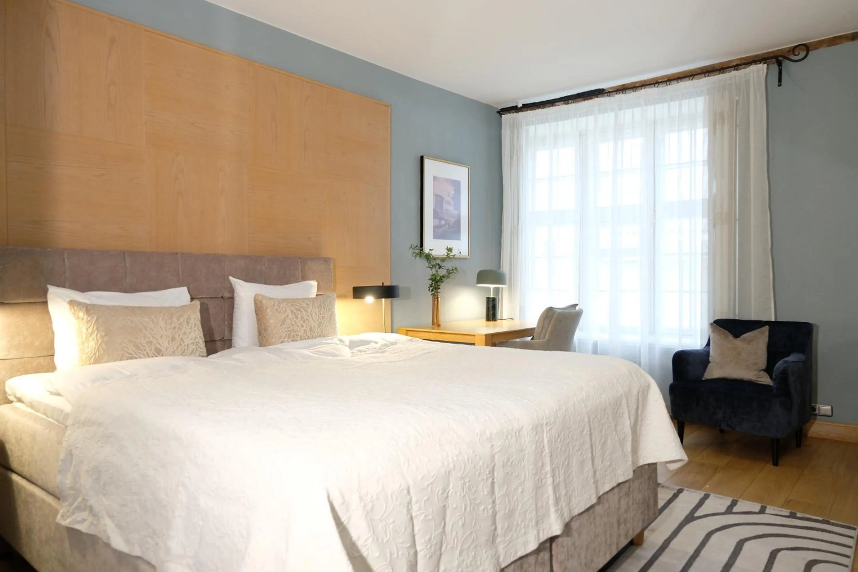 Bedroom, Bed in The Three Sisters Hotel