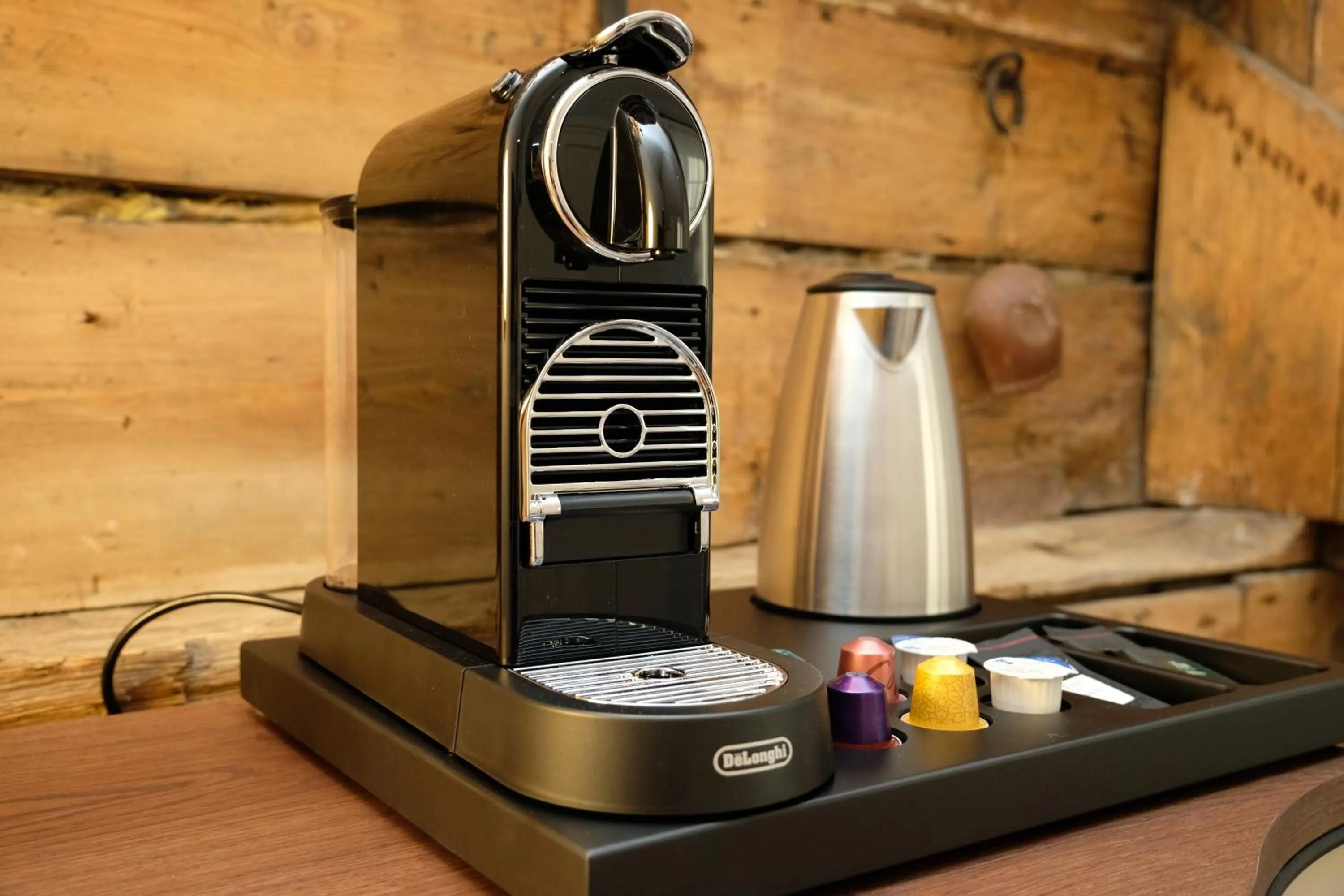 Coffee/tea facilities in The Three Sisters Hotel