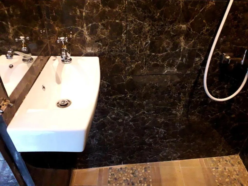 Shower in Ahza syariah