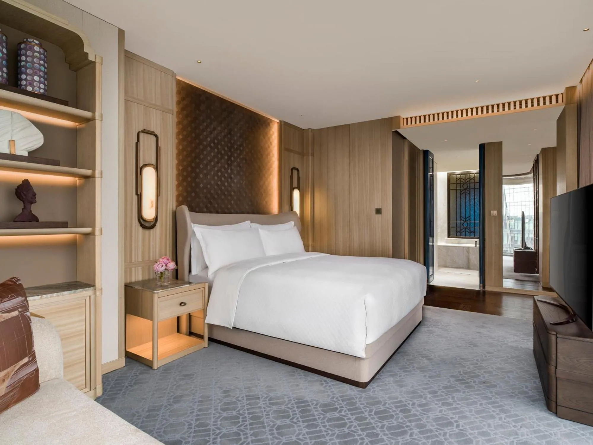 Bedroom, Bed in The St. Regis Shenzhen Bao'an