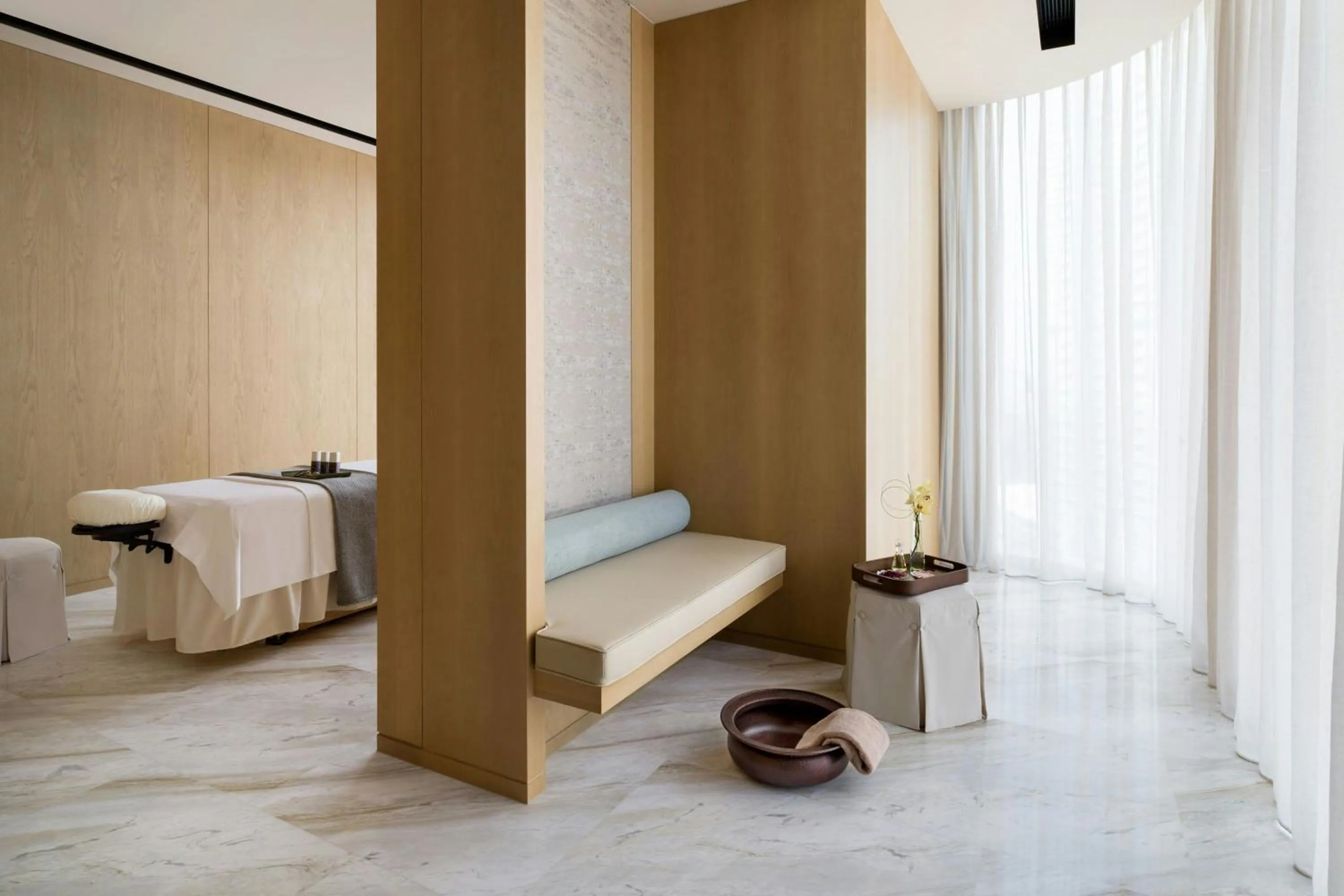Spa and wellness centre/facilities, Bed in The St. Regis Shenzhen Bao'an