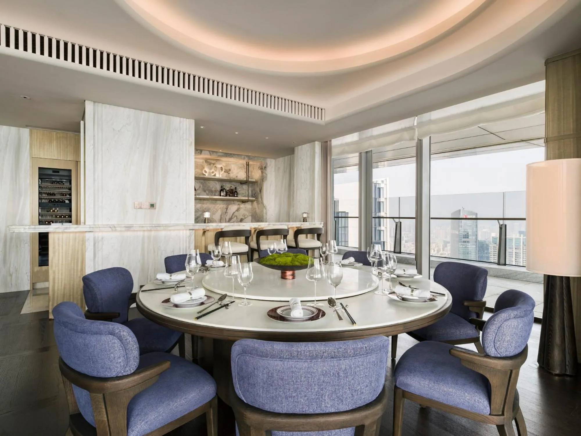 Dining area in The St. Regis Shenzhen Bao'an
